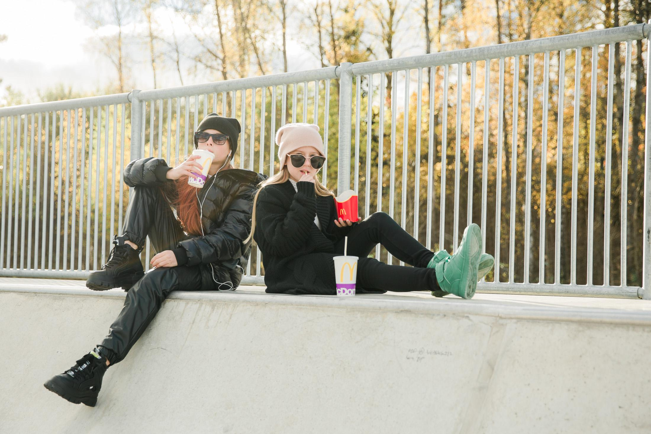 Kaverikuvaus syksyisessä Turussa