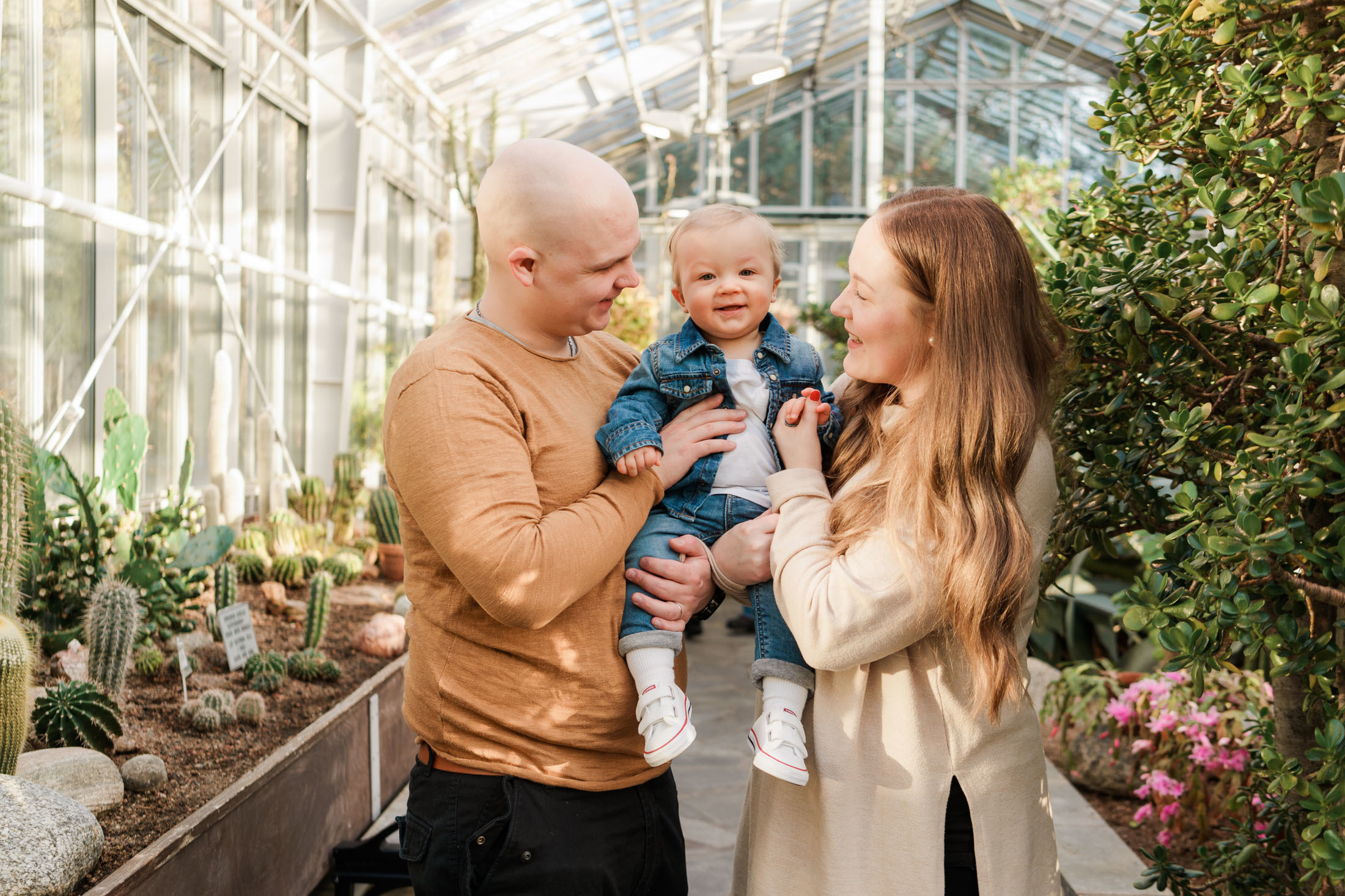 perhekuvaus Talvipuutarhassa