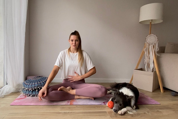 ON-LINE LEKCE YOGY YINAK. Mateřství. Nevýchova. Život v souladu s přírodou. Jóga