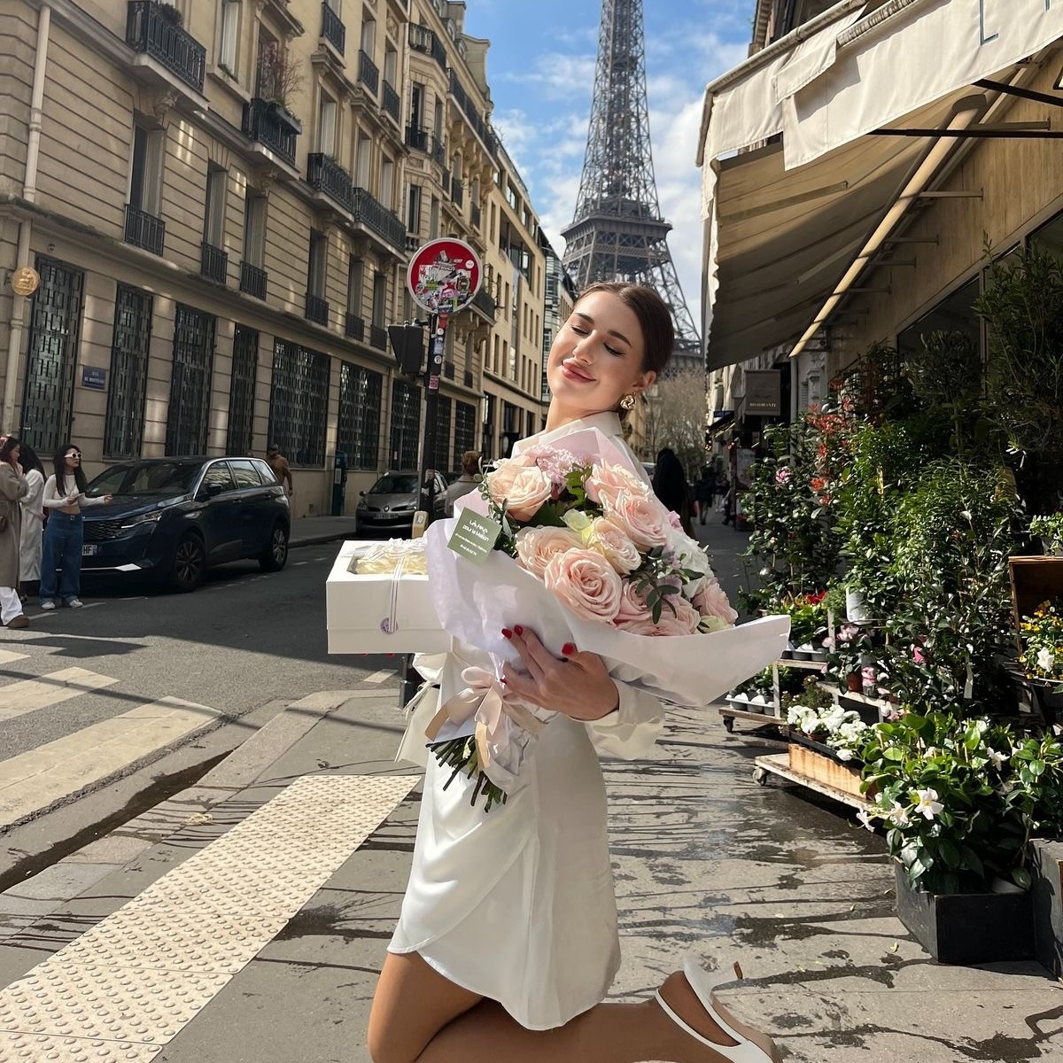 Content shooting. Photographer in Paris Yulia Shkadina | Couples, engagement, pre-wedding, individual photo-shoots in Paris at the best locations