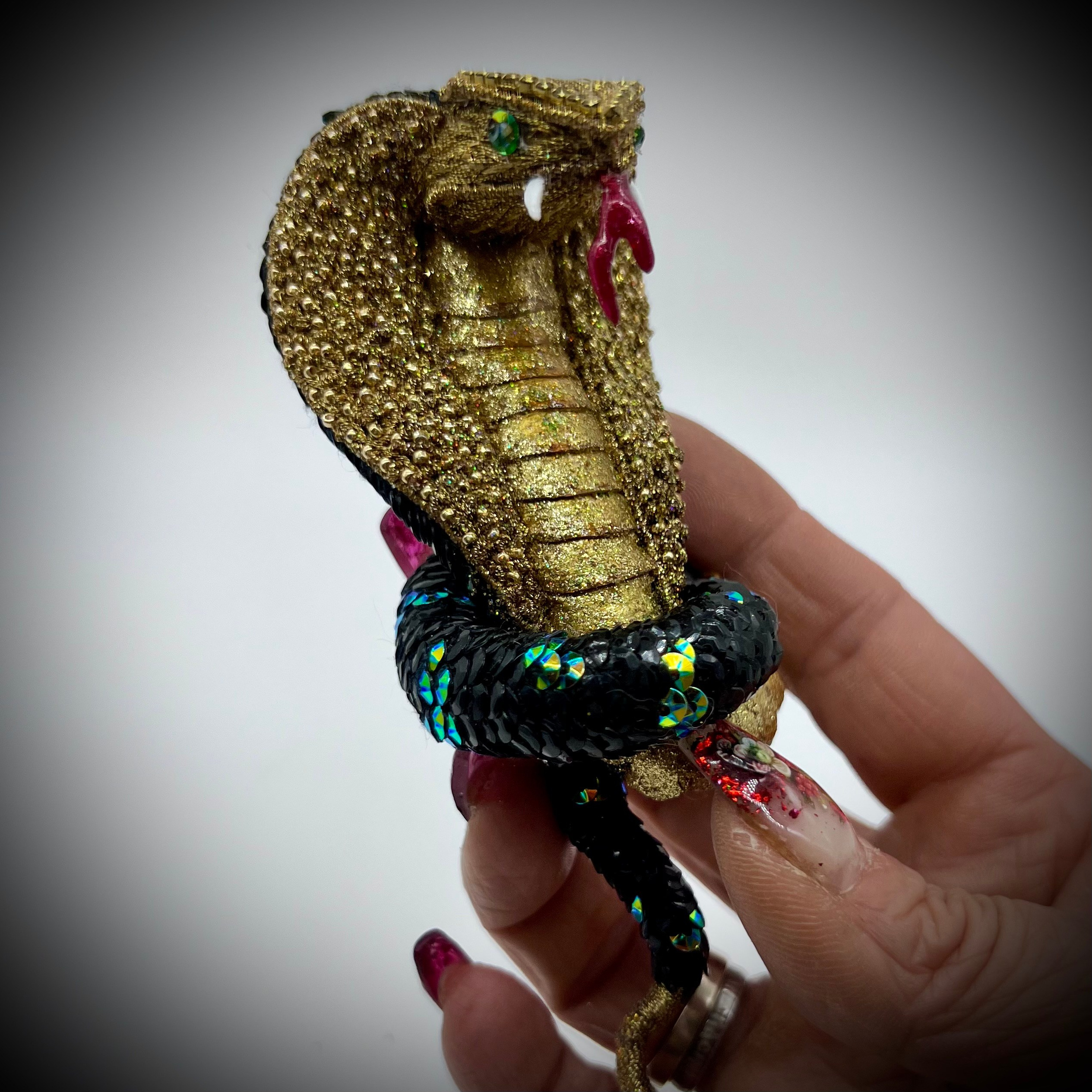 Изделия ручной работы. Уникальные украшения, вышивки, дизайнерские пла. Милок и Кирок это позитивные и реальные персоны из Люксембурга, много