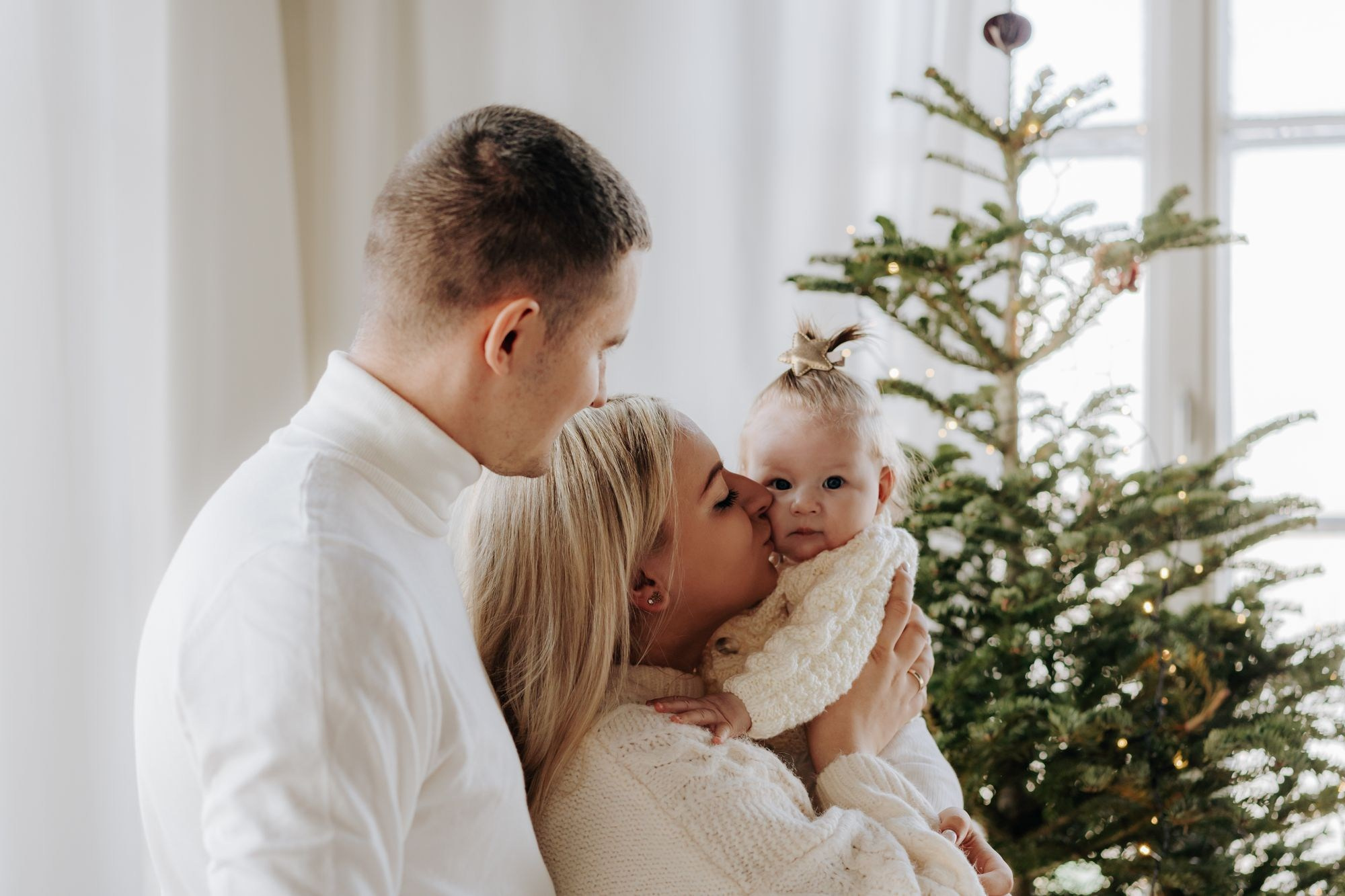 Minimalistyczne sesje świąteczne. Fotograf ślubny & lifestyle Gdańsk, Karolina Baczewska