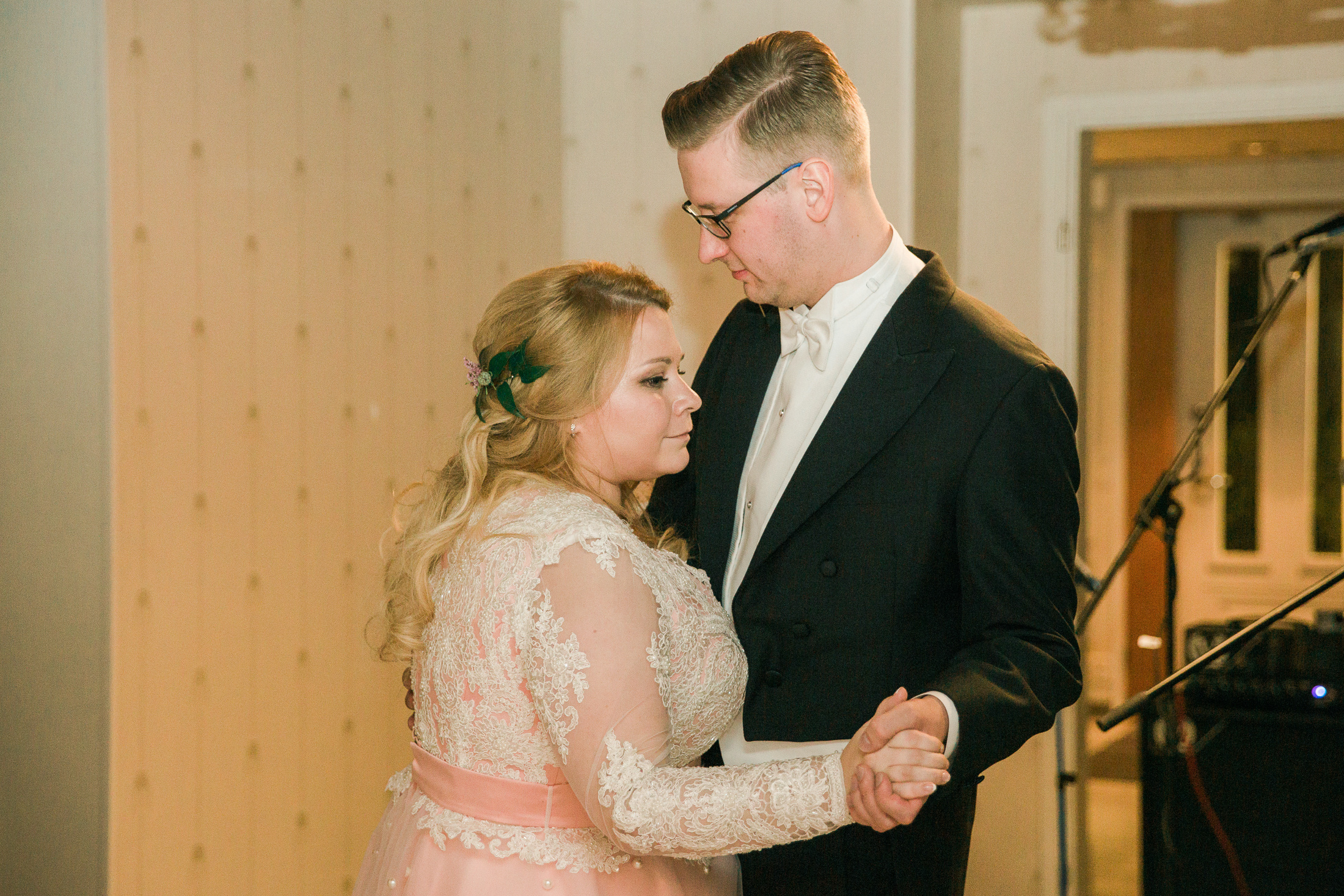 Irina&Teemu, Temppeliaukion kirkko + Villa Åkerblom, hääkuvaus Helsinki