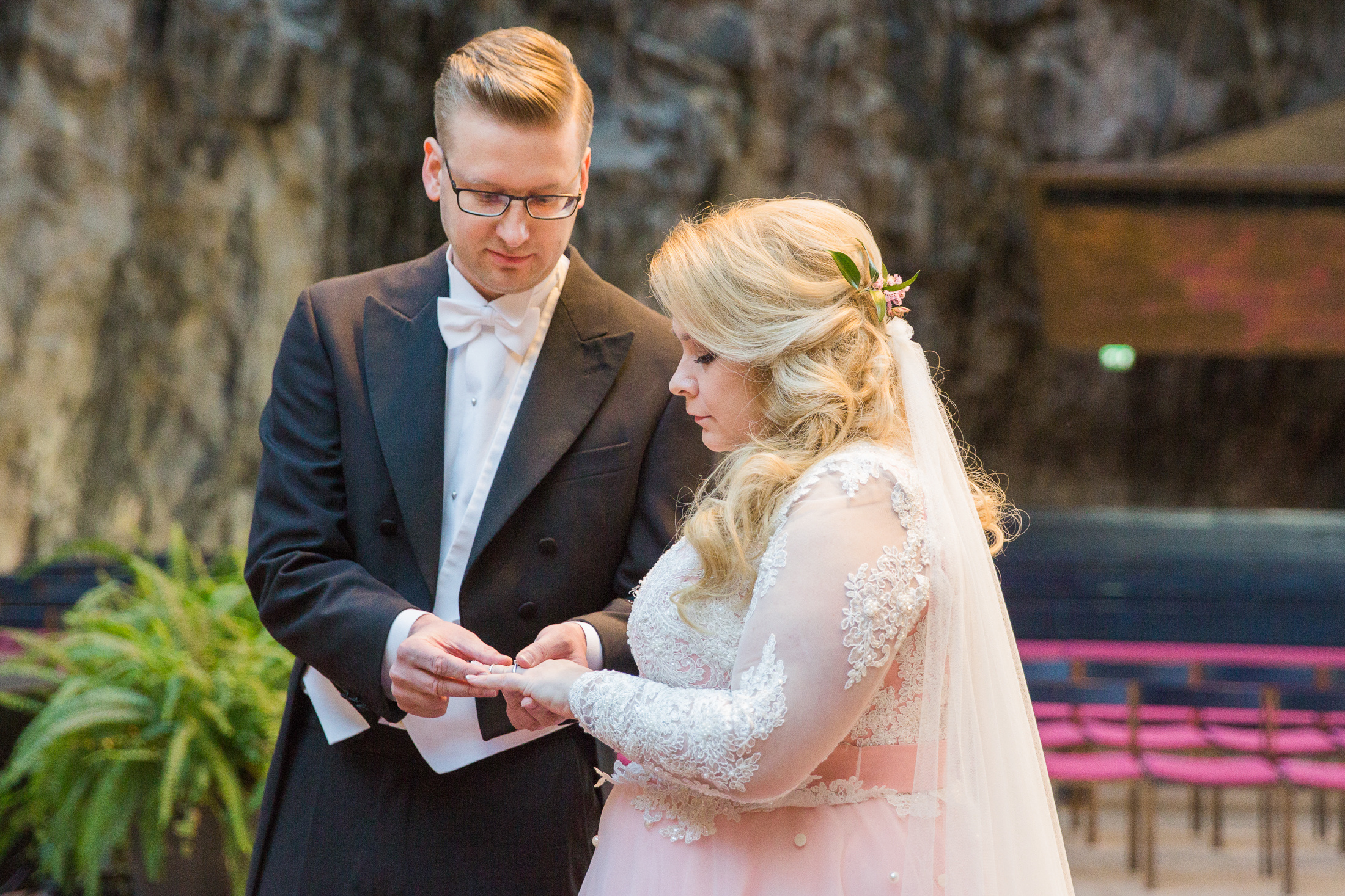 Irina&Teemu, Temppeliaukion kirkko + Villa Åkerblom, hääkuvaus Helsinki