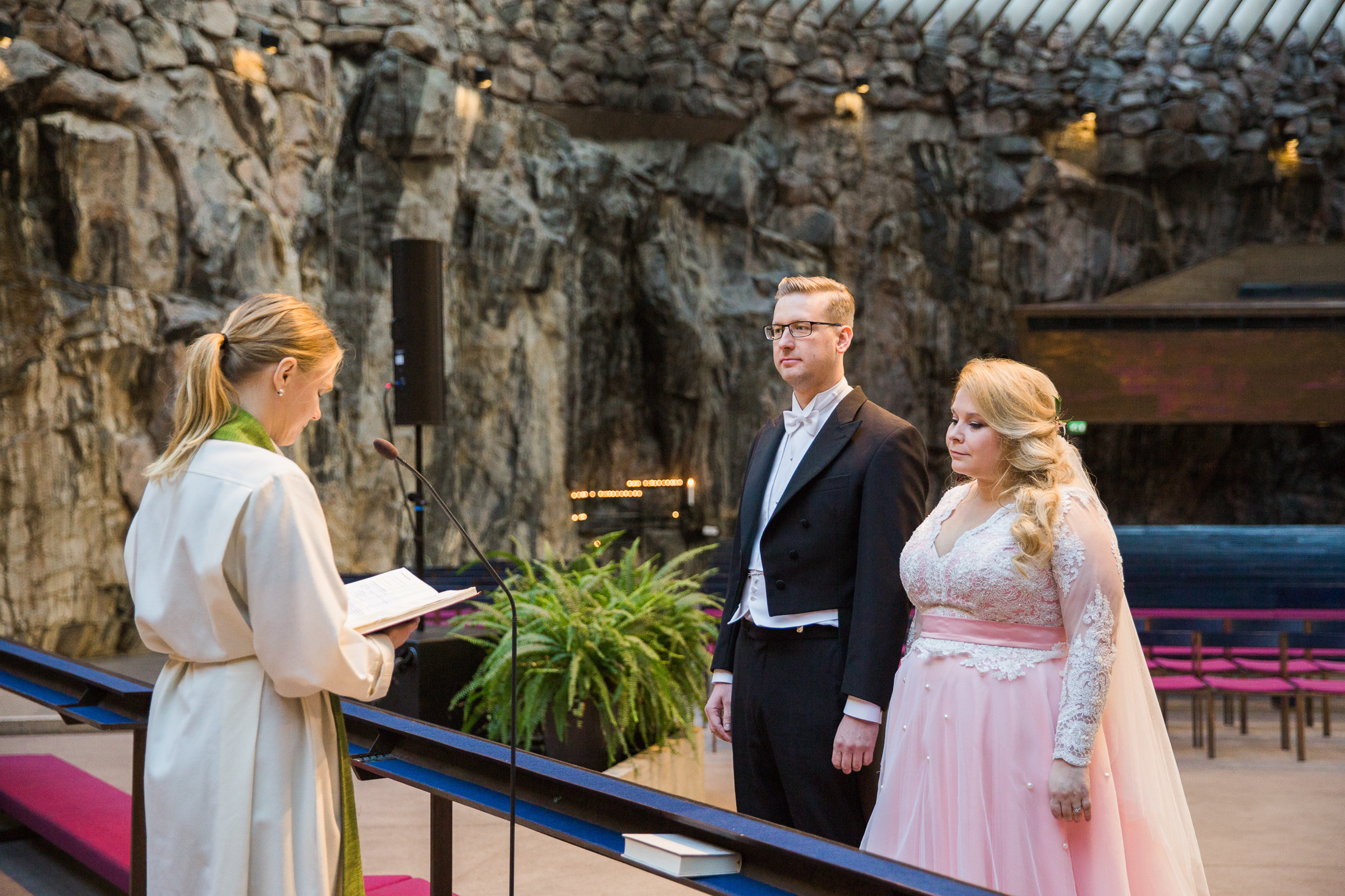 Irina&Teemu, Temppeliaukion kirkko + Villa Åkerblom, hääkuvaus Helsinki