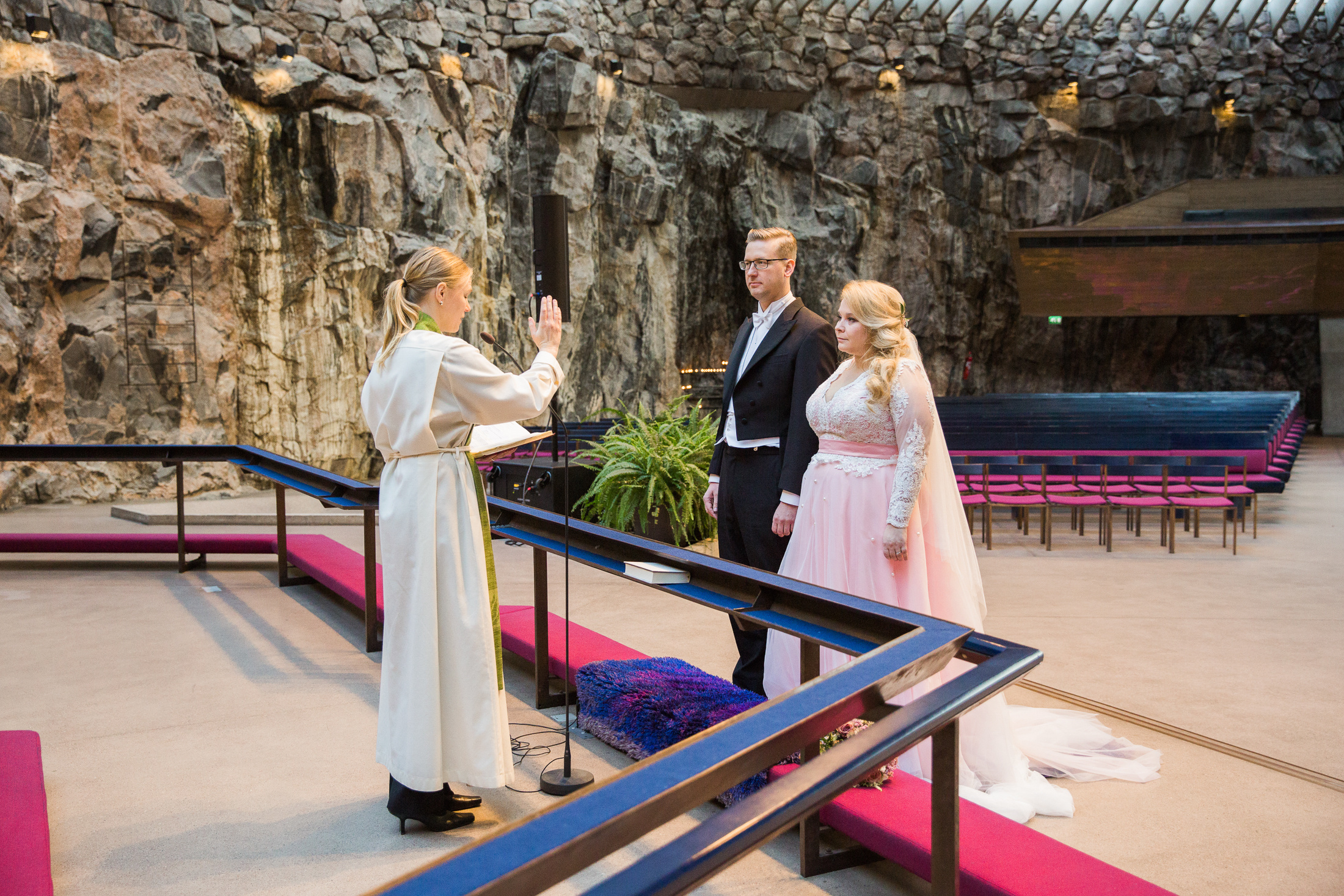 Irina&Teemu, Temppeliaukion kirkko + Villa Åkerblom, hääkuvaus Helsinki