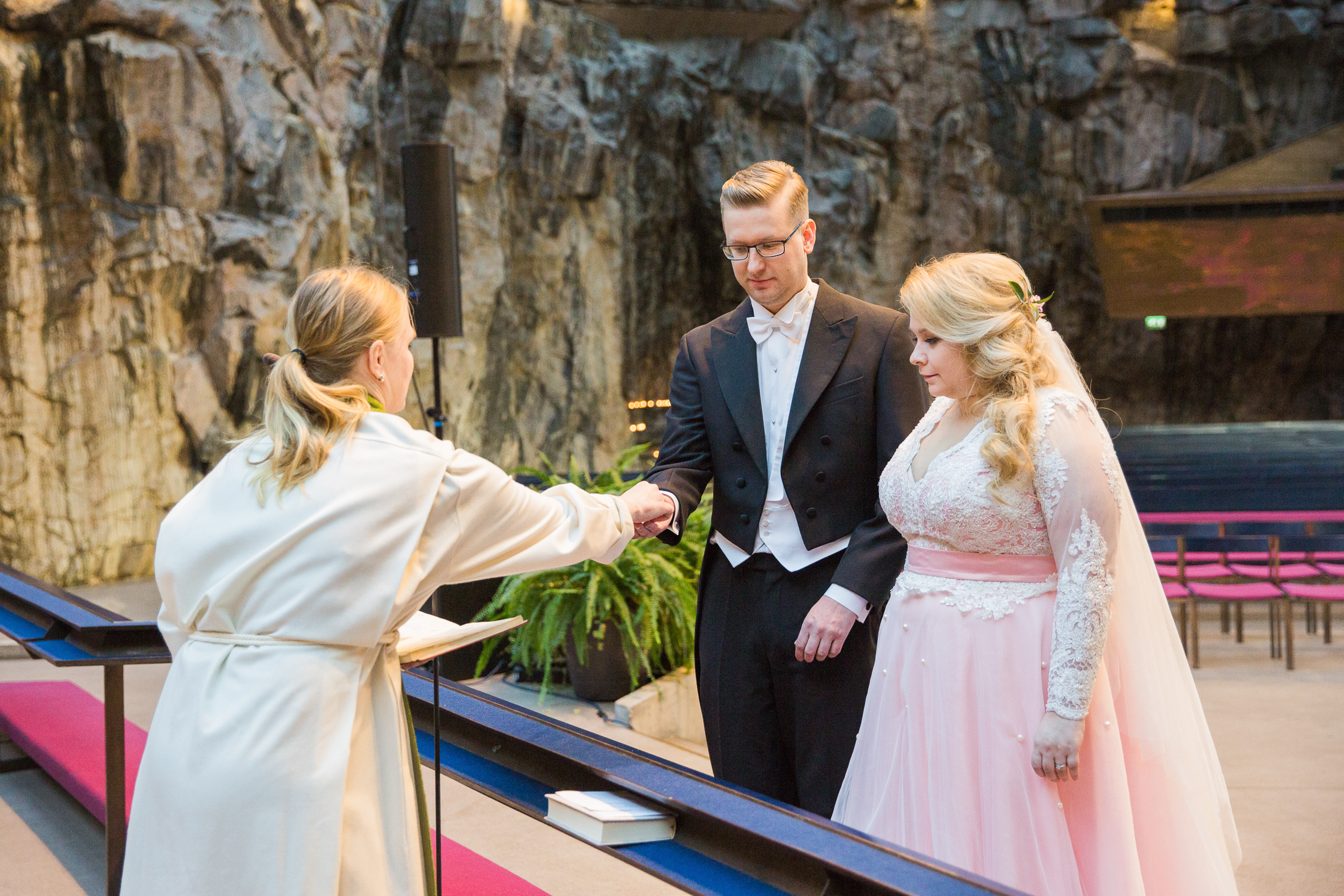 Irina&Teemu, Temppeliaukion kirkko + Villa Åkerblom, hääkuvaus Helsinki