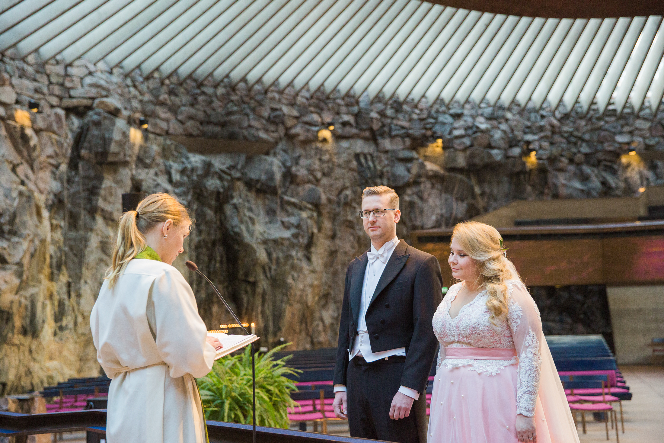 Irina&Teemu, Temppeliaukion kirkko + Villa Åkerblom, hääkuvaus Helsinki