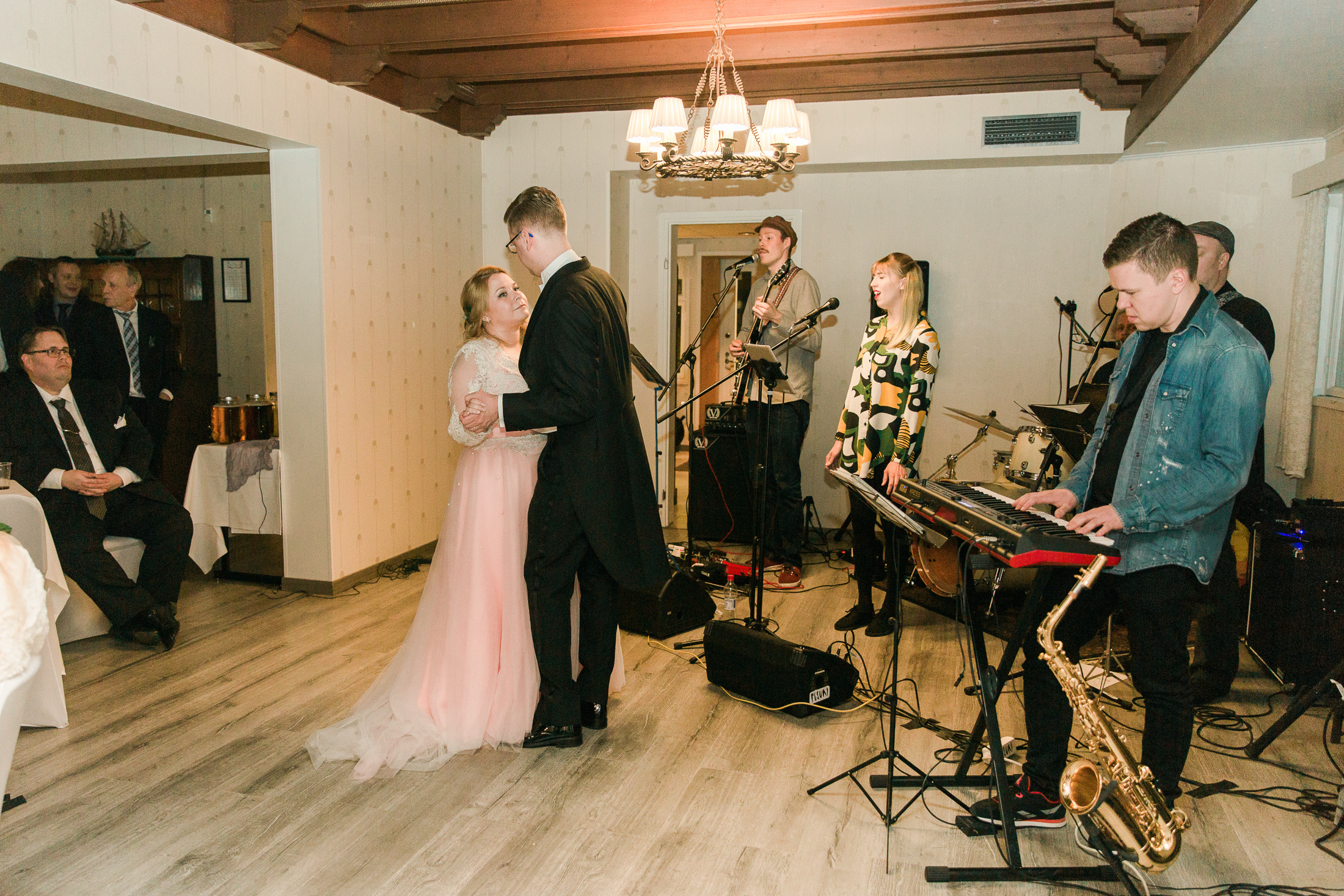 Irina&Teemu, Temppeliaukion kirkko + Villa Åkerblom, hääkuvaus Helsinki