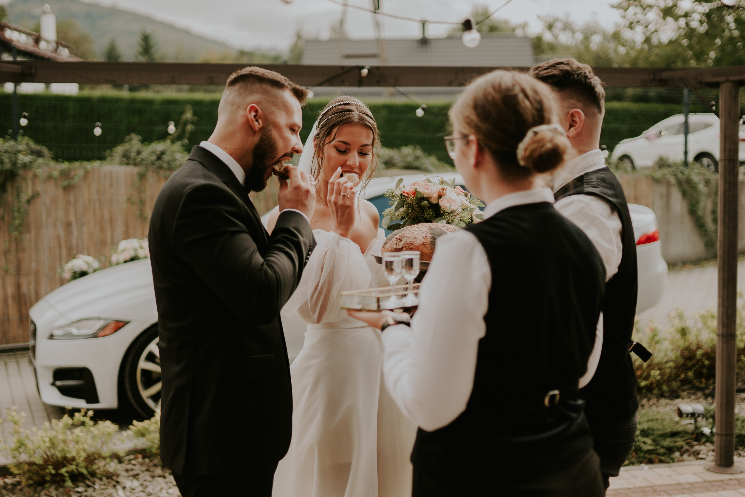 Sala Koralowa w Jaworzu: Opowieść o ślubie Nikoli i Kacpra. Karkowskafoto - fotografia miłości