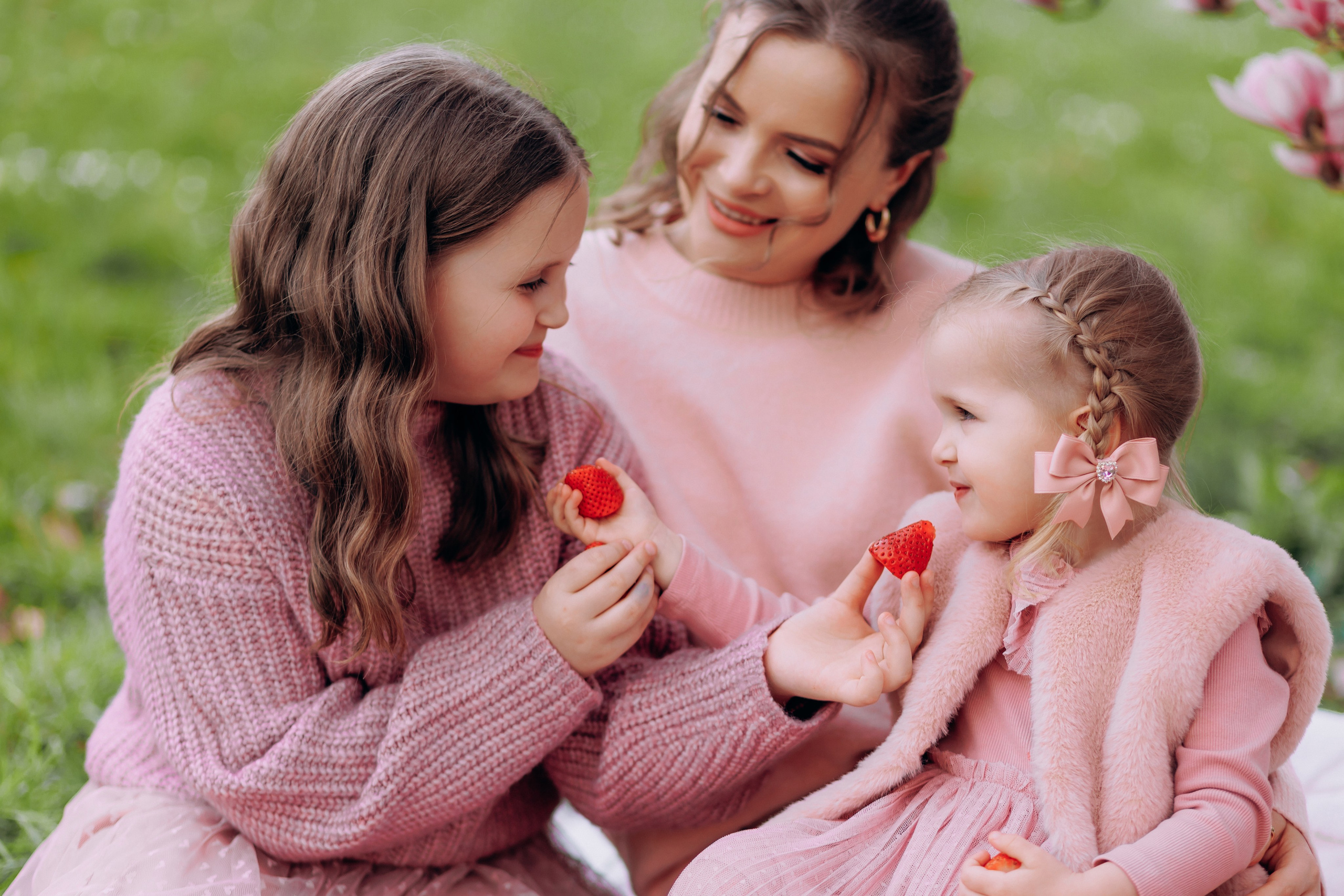 Tatiana, Alisa, Daria. Wedding and Family Photograph