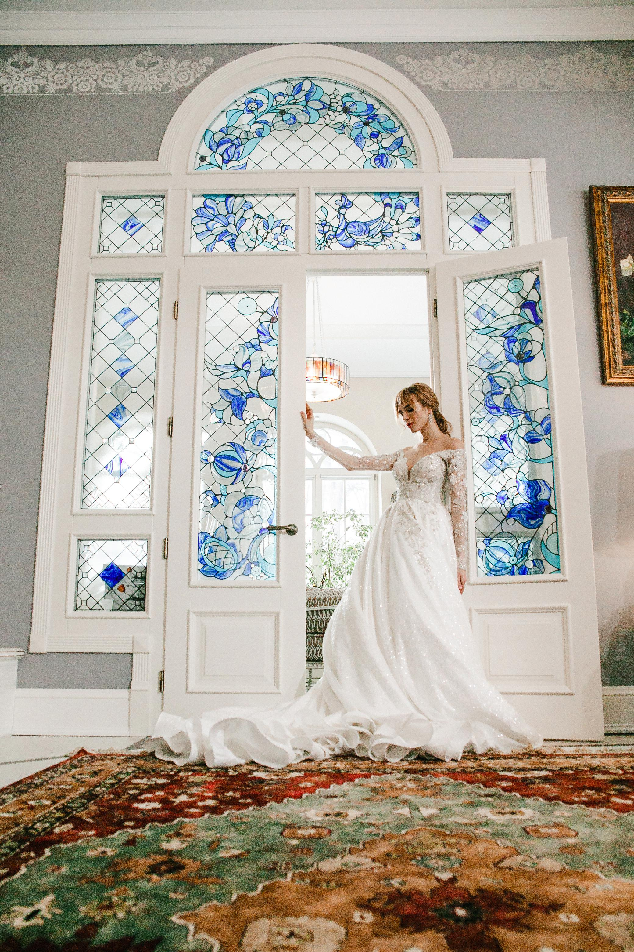 De Luxe Wedding Photoshoot Esteema Residence Kiev Ukraine. Iurkovski PHOTOGRAPHY in Europe. Luxury destination weddings and events