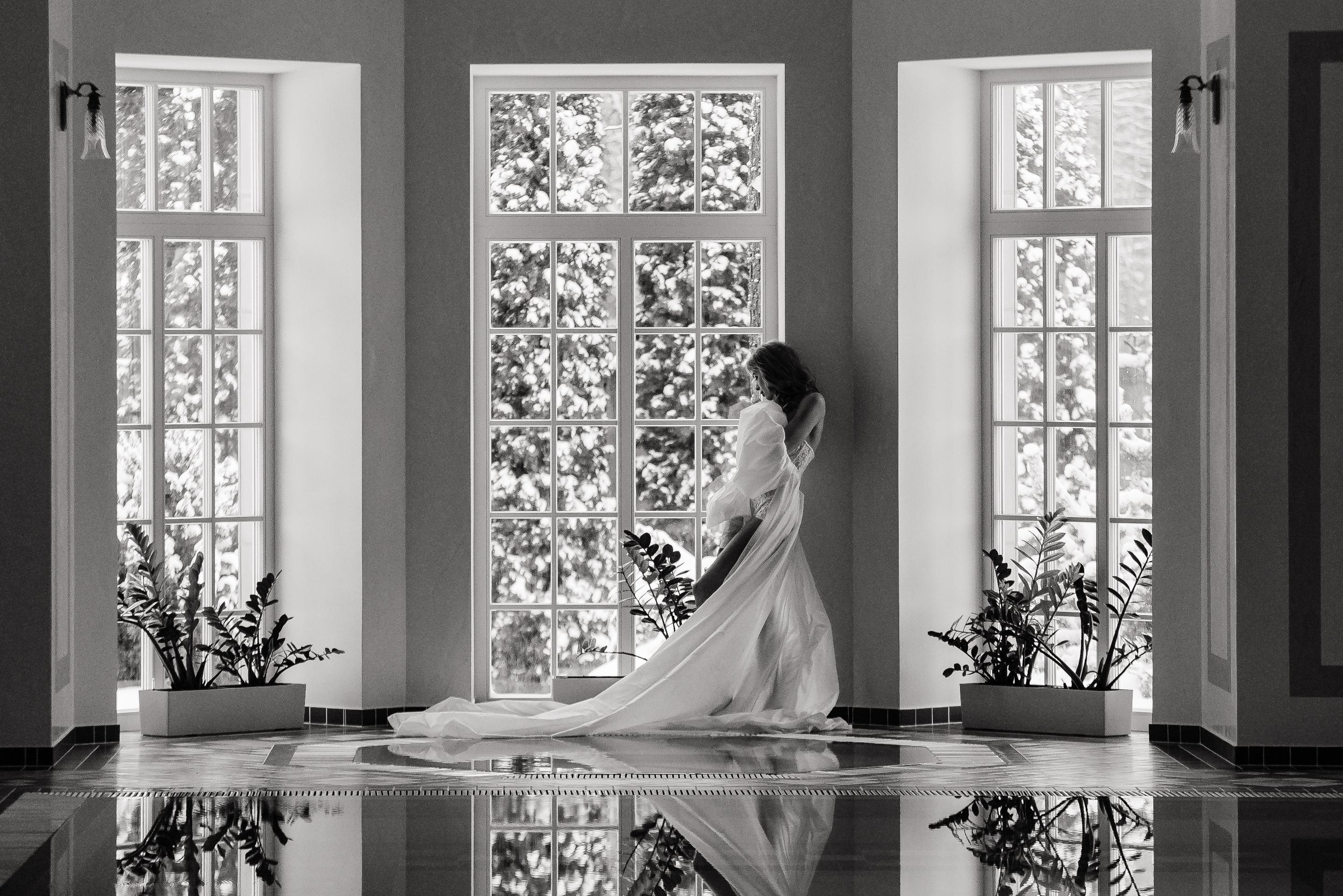 De Luxe Wedding Photoshoot Esteema Residence Kiev Ukraine. Iurkovski PHOTOGRAPHY in Europe. Luxury destination weddings and events