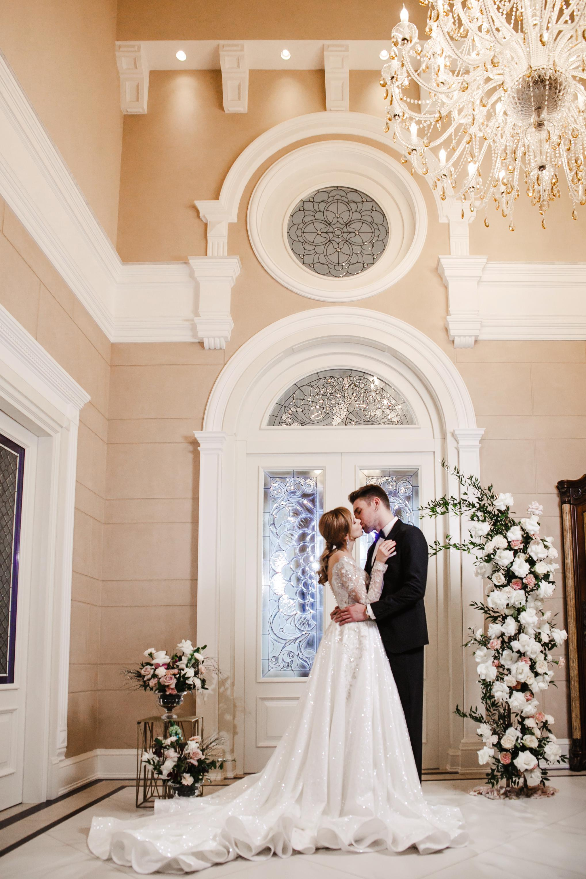 De Luxe Wedding Photoshoot Esteema Residence Kiev Ukraine. Iurkovski PHOTOGRAPHY in Europe. Luxury destination weddings and events