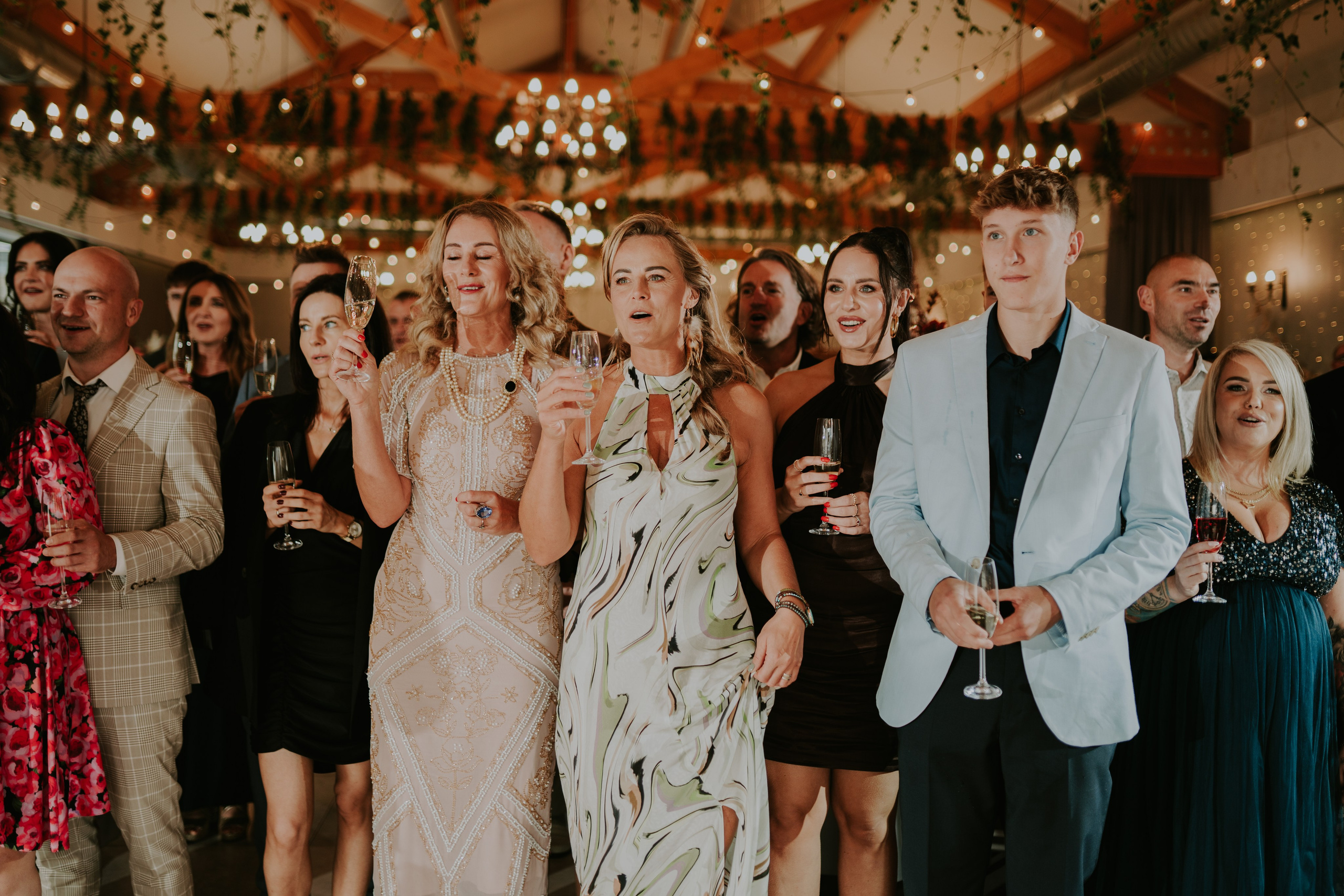 Sala Koralowa w Jaworzu: Opowieść o ślubie Nikoli i Kacpra. Karkowskafoto - fotografia miłości