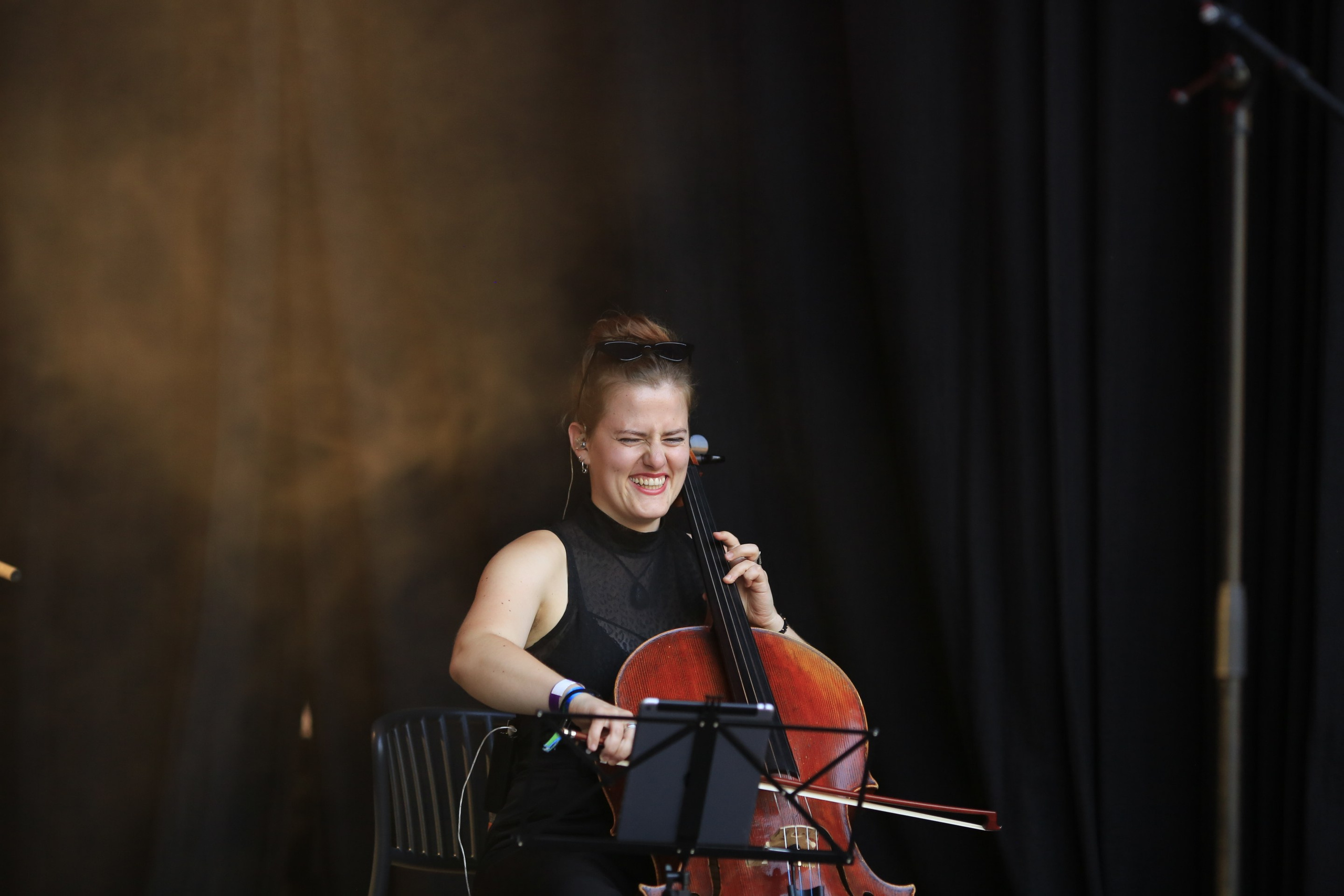 Music concerts. Portret photographer in Switzerland Artur Magpie