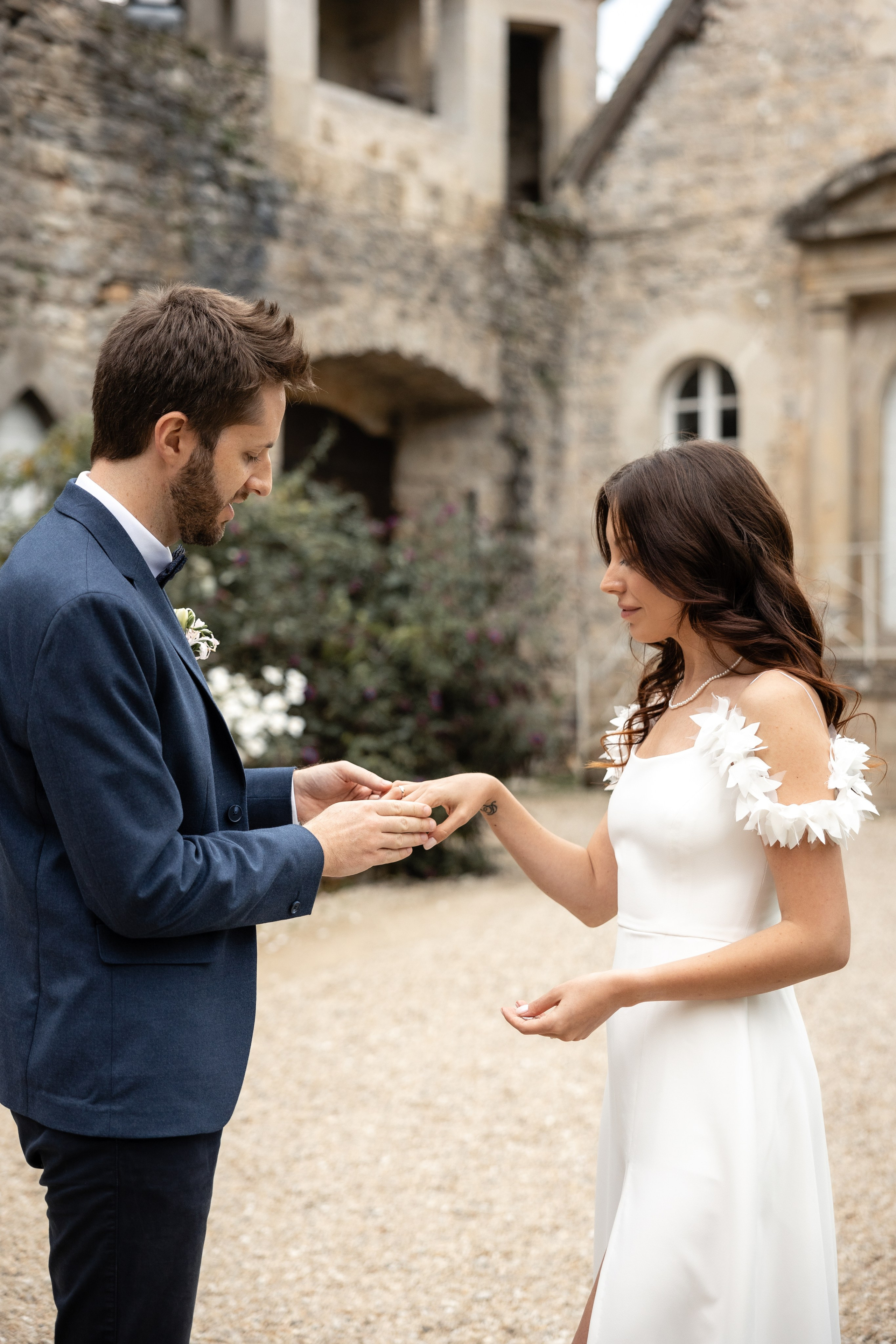 Mariage au château français. Elopement au Château de Cénevières. Eugénie Smirnova — Photographe à Toulouse et dans le Sud-Ouest