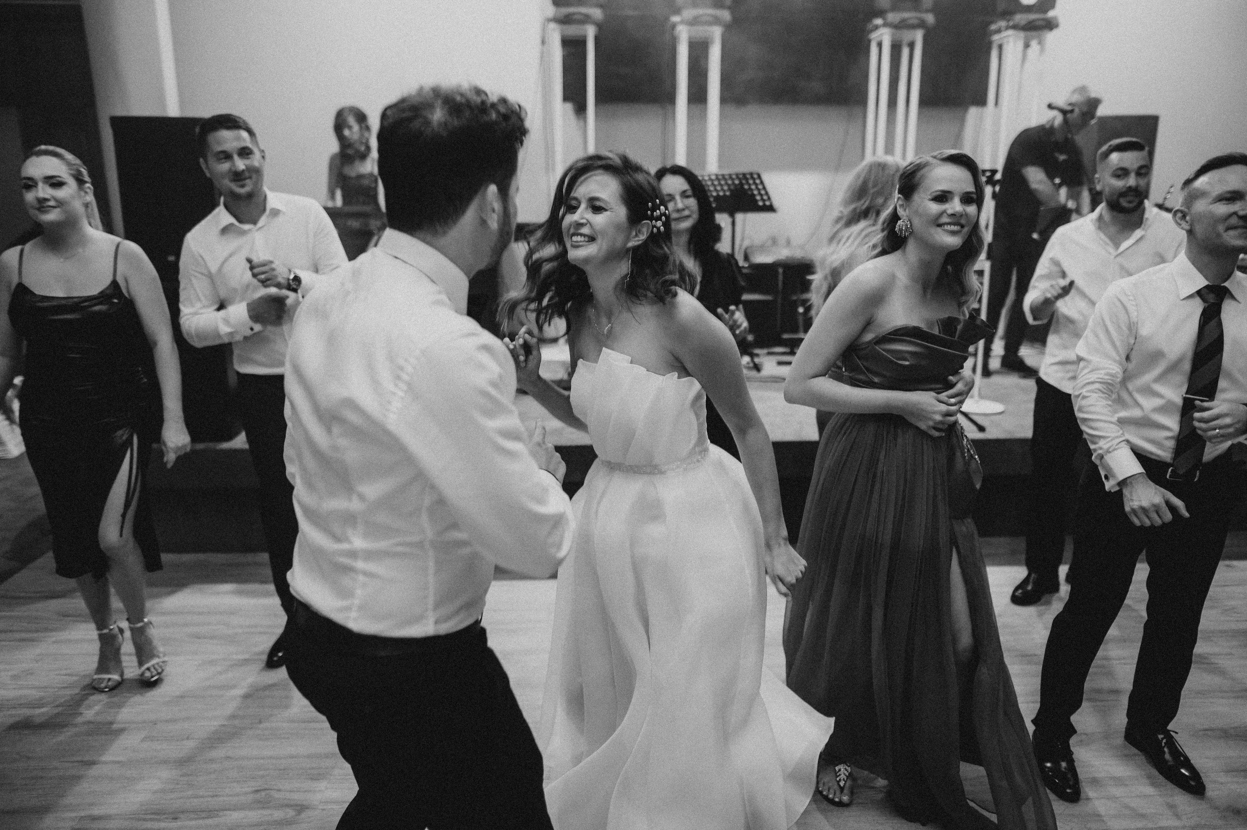 Servicii foto video profesionale pentru evenimentul tau. Proud Vision Weddings | Wedding Photography & Film — Servicii profesionale Foto Video Nunta Iasi