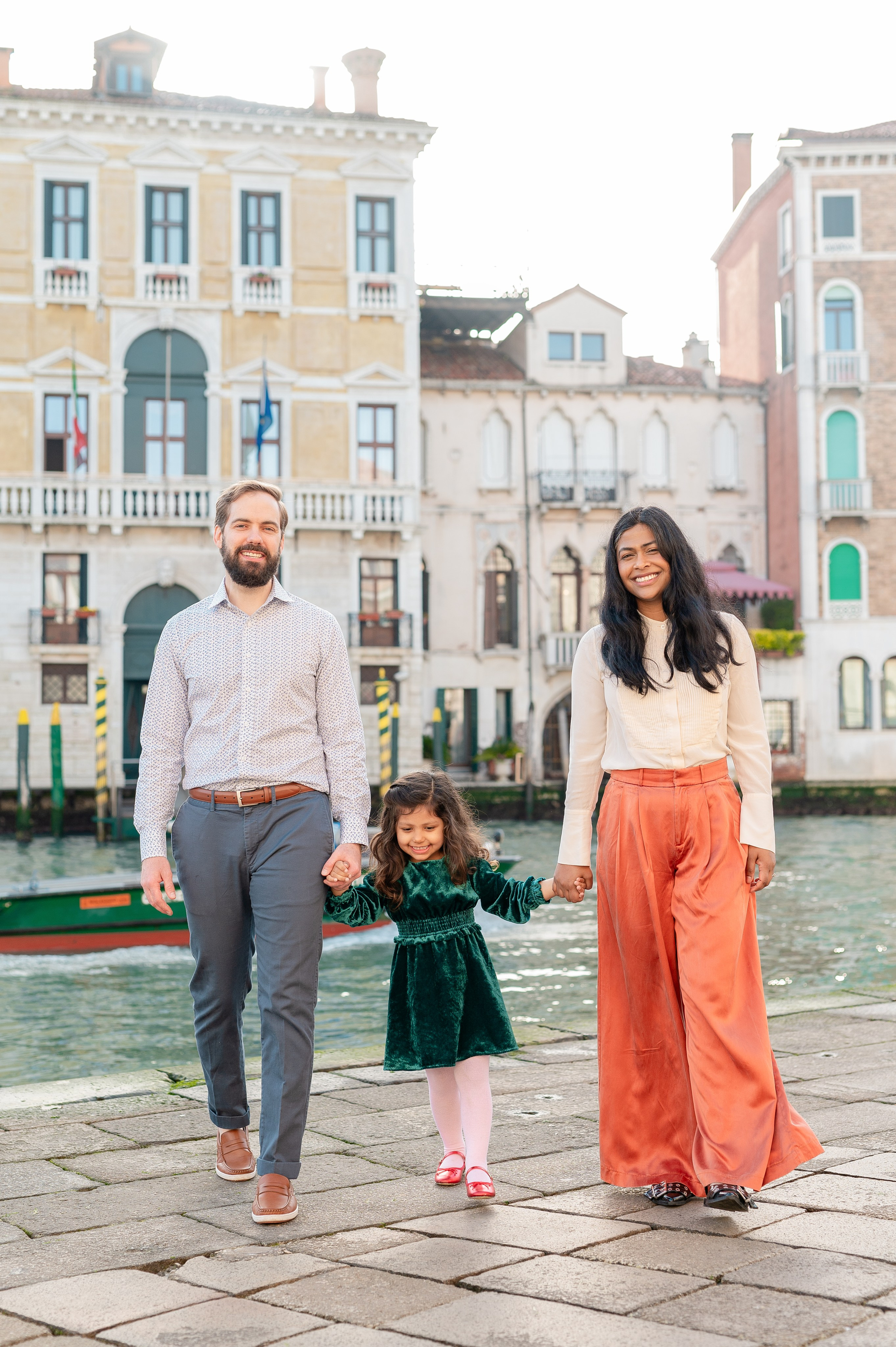 Family photoshoot in Venice. Photographer in Venice Anna Terzi