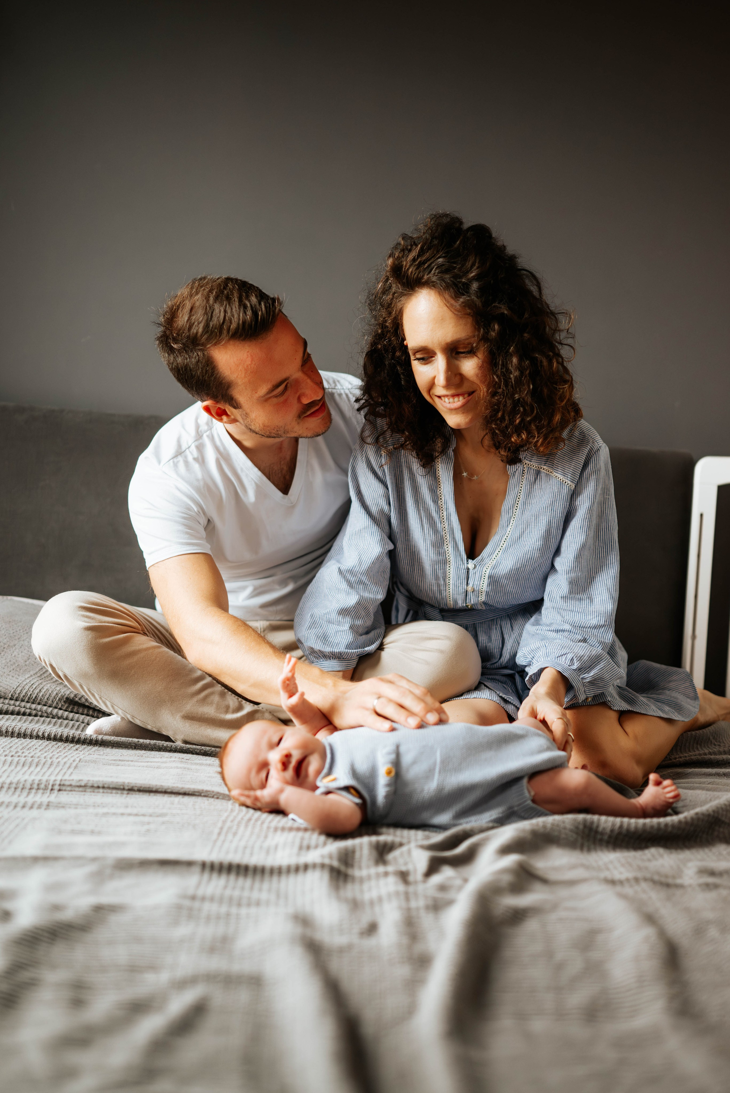 FOTOGRAFISANJE BEBA KOD KUĆE. Dečiji i porodični fotograf