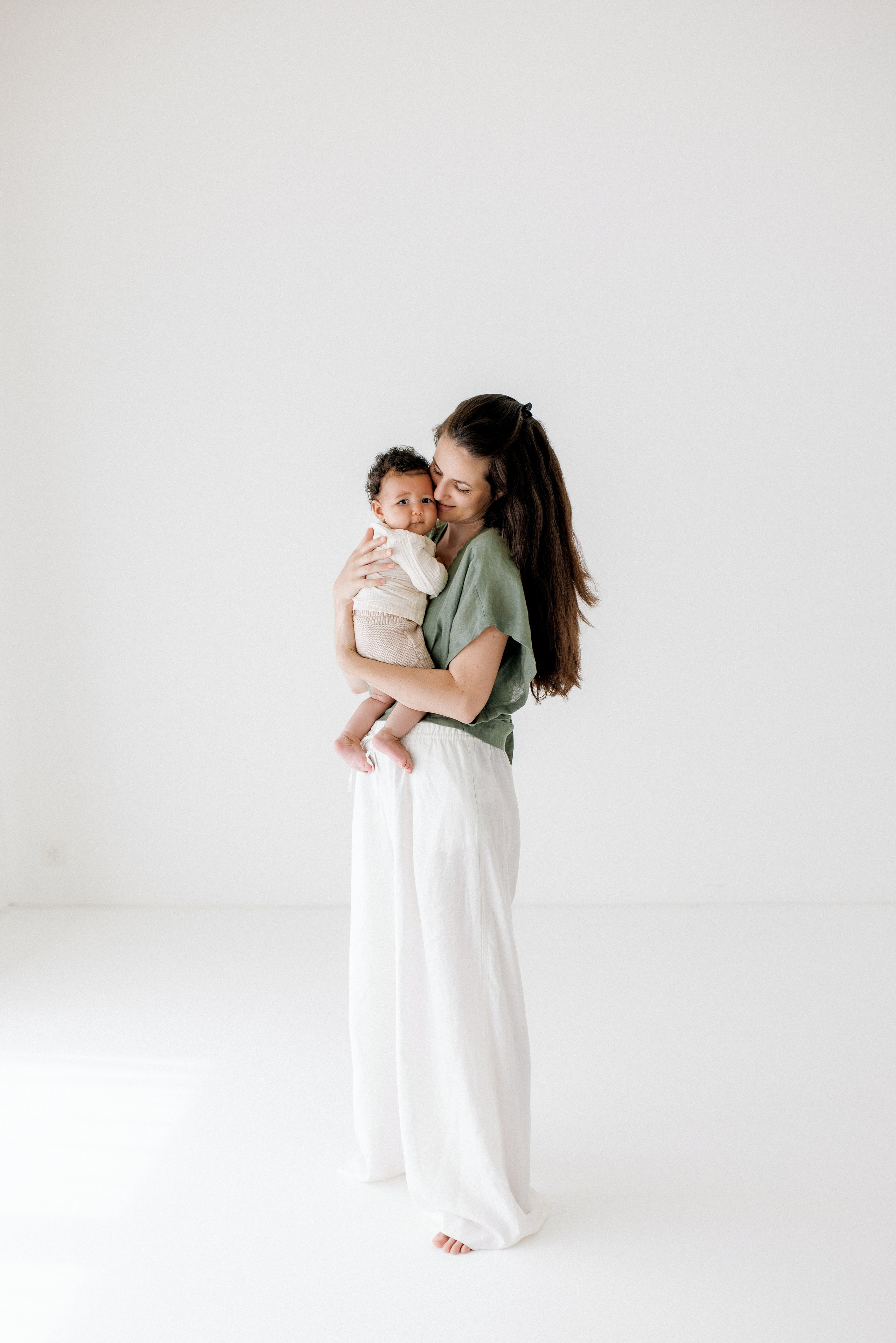 Newborn-Fotografie in Zürich — Natürlich. Minimalistisch. Ohne Zeitdruck. Wedding and Family Photographer Switzerland and Italy. Valeria Diaz