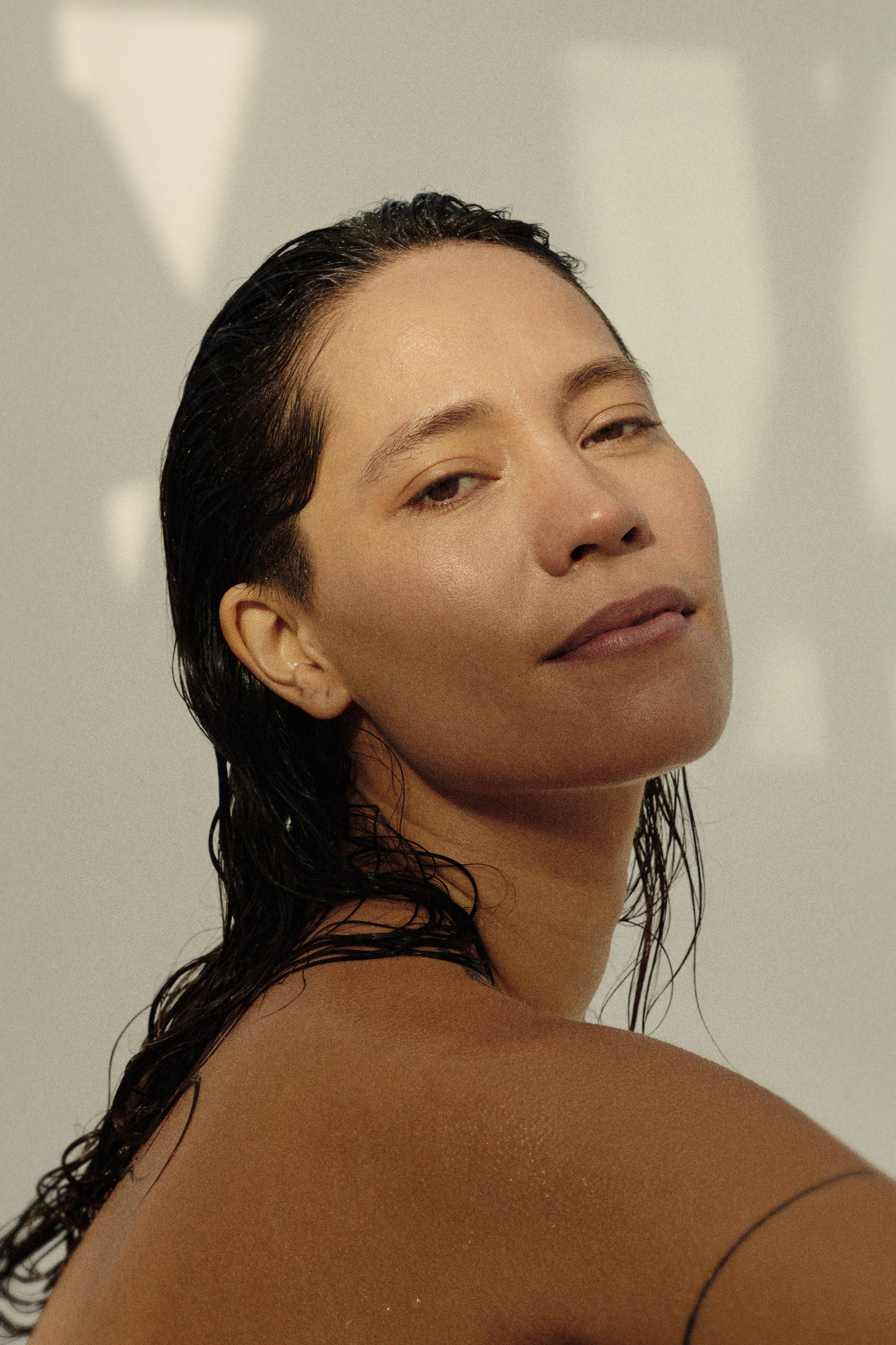 Commercial photographer in Amsterdam the Netherlands, portrait photo of a beautiful woman advertising for one hundred restrooms