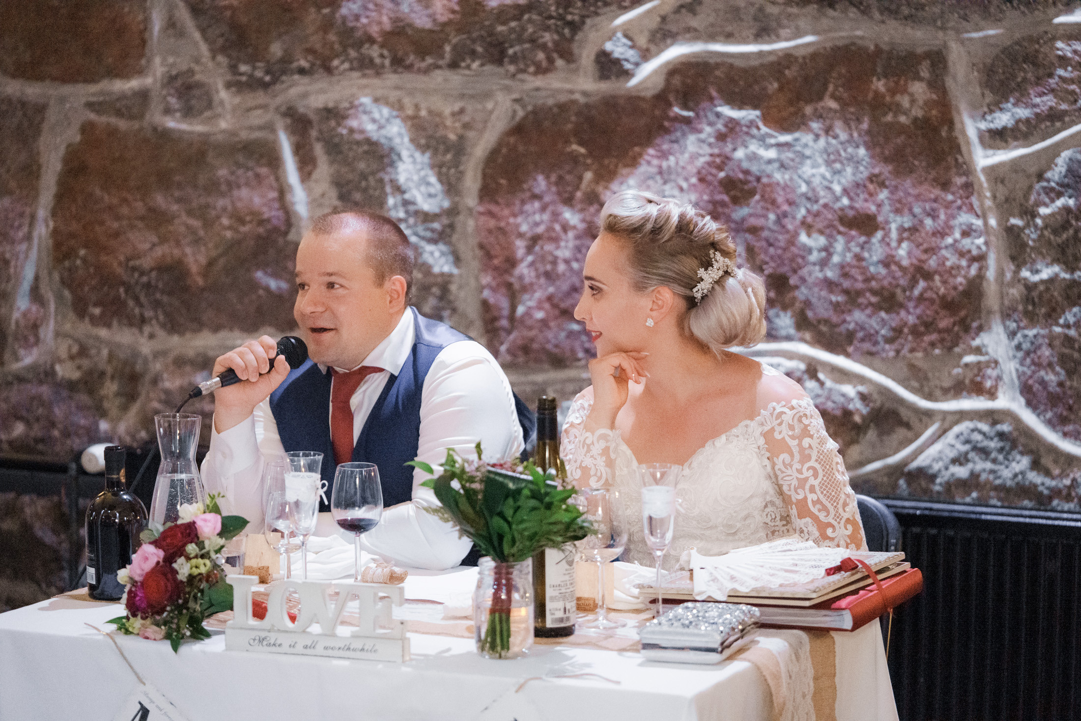 Heli&Sami, hääkuvaus Agroksenmäen holvikellari