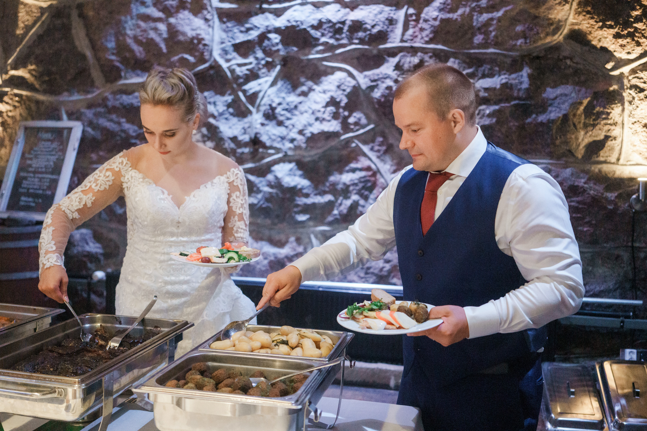 Heli&Sami, hääkuvaus Agroksenmäen holvikellari