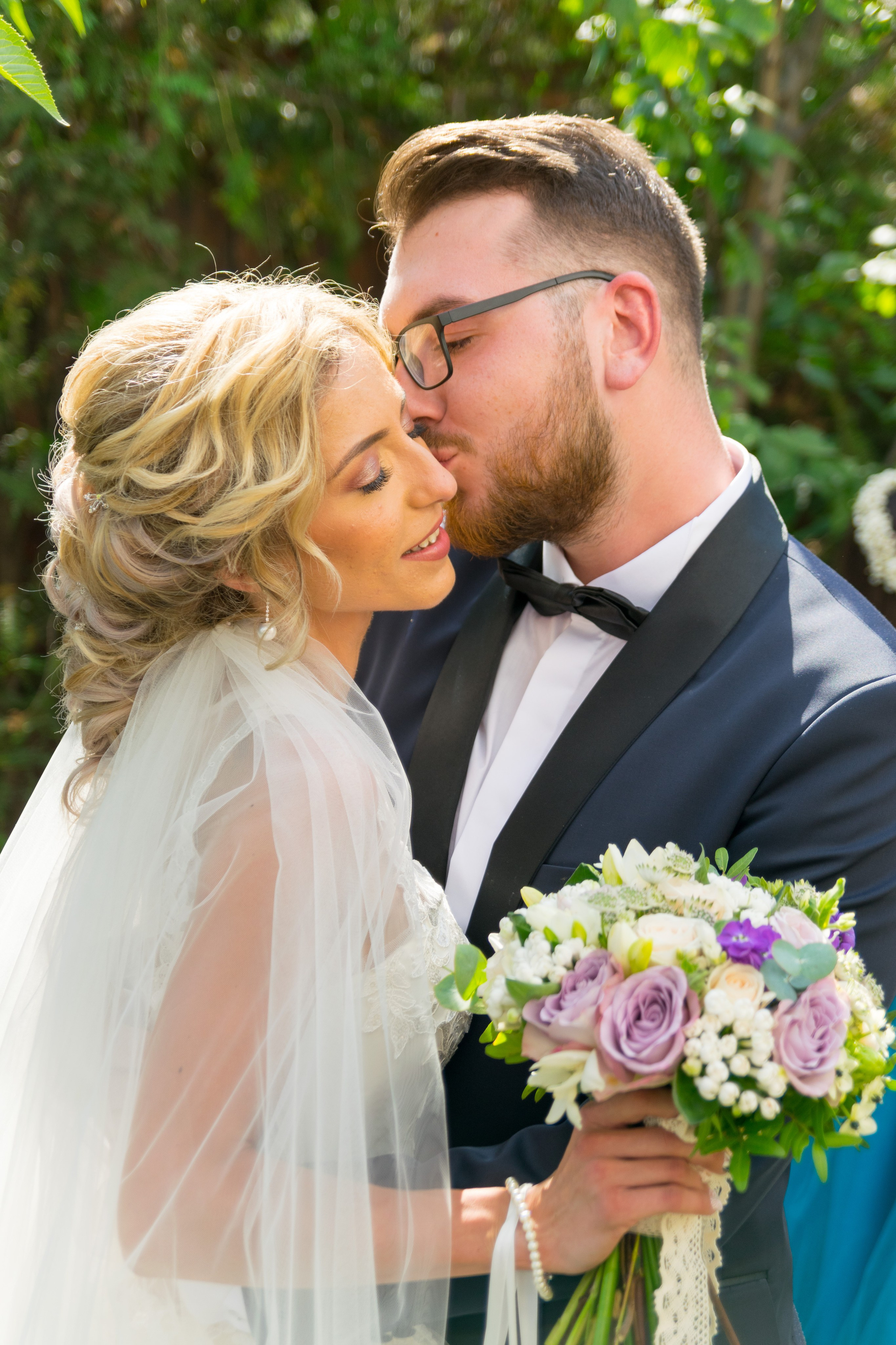 Sedinta foto acasa, fotografii de nunta, fotograf de nunta bucuresti, fotografii nunta acasa, pozing mireasa, obiceiuri, fotografie profesionala nunta