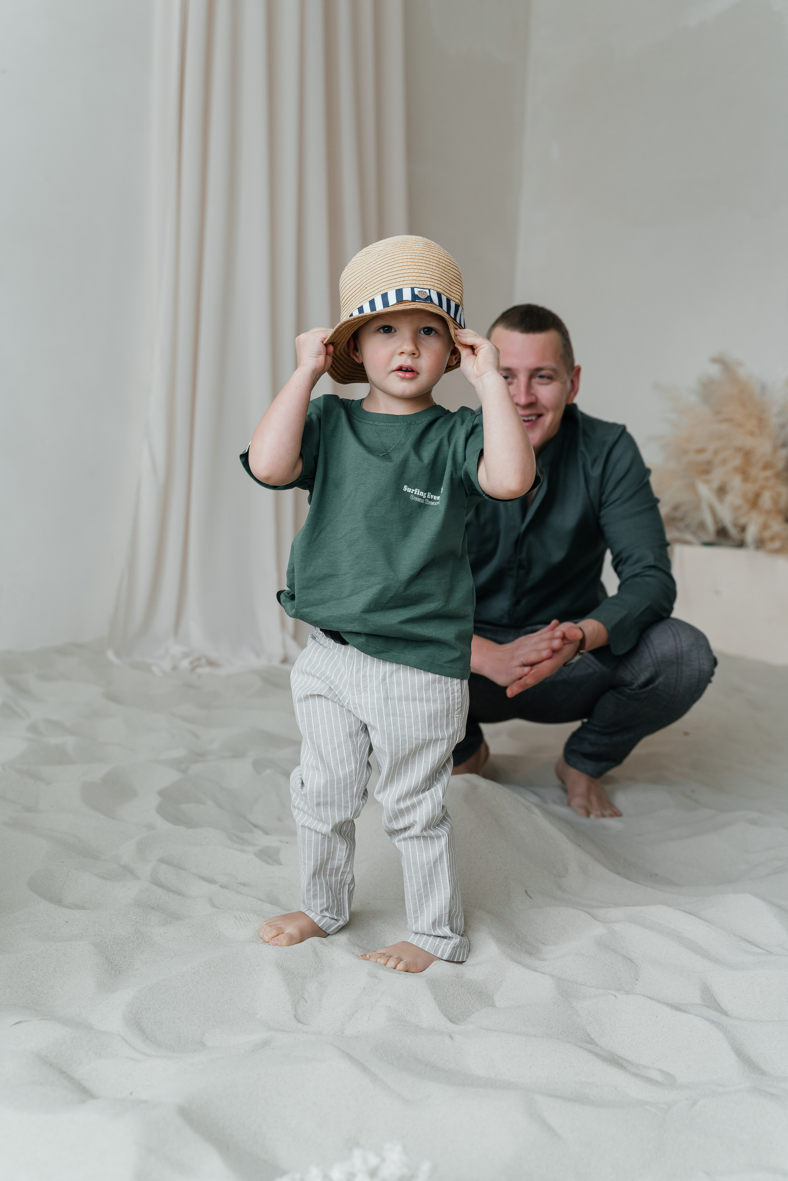 Family shoot in the studio. Photographer in England Ekaterina Romanova