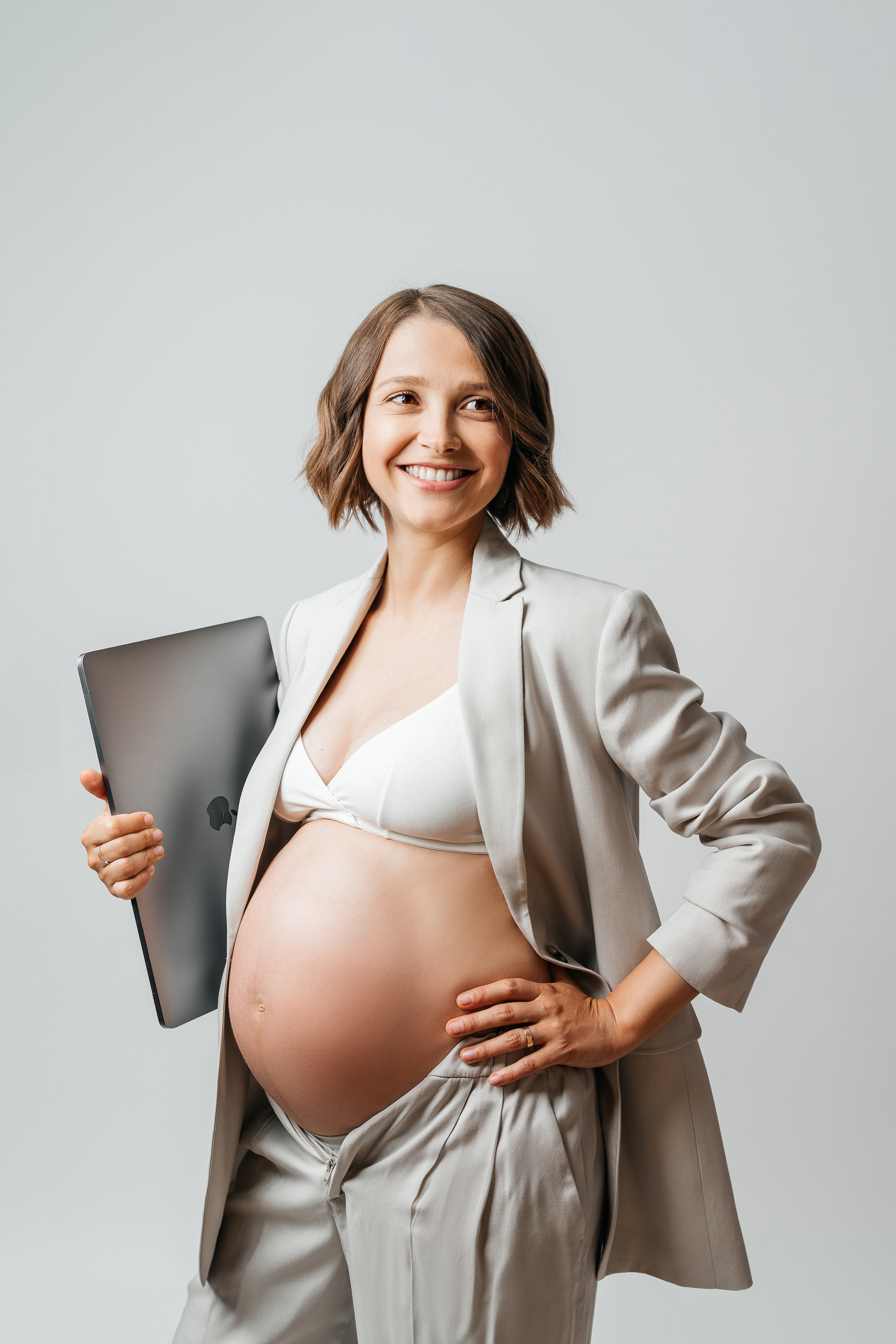 Pregnancy photo shoot in a jacket, Беременная фотосессия в пиджаке