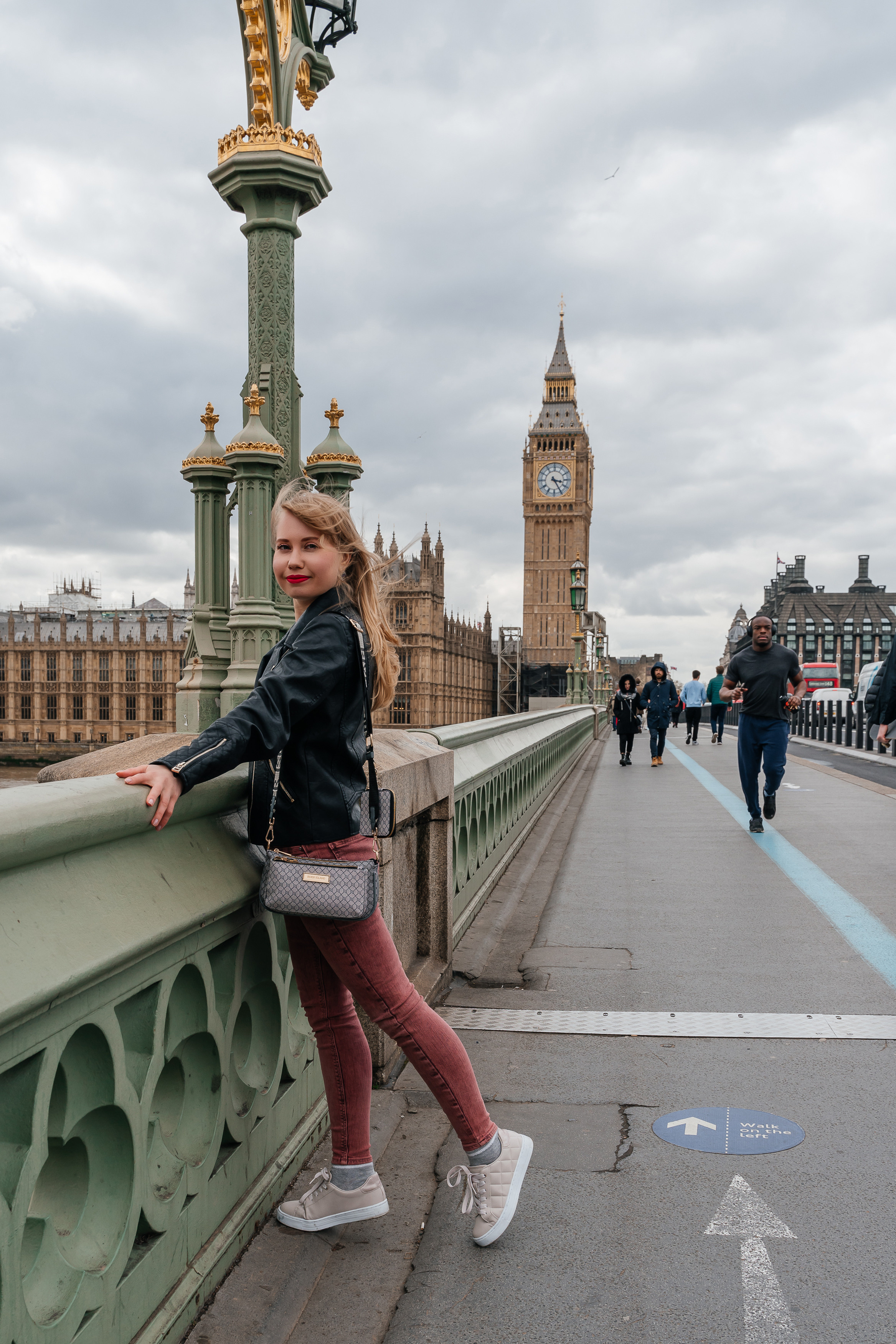 Фотографии на фоне Биг Бена, портрет в Лондоне, Photos against the backdrop of Big Ben, a portrait in London 