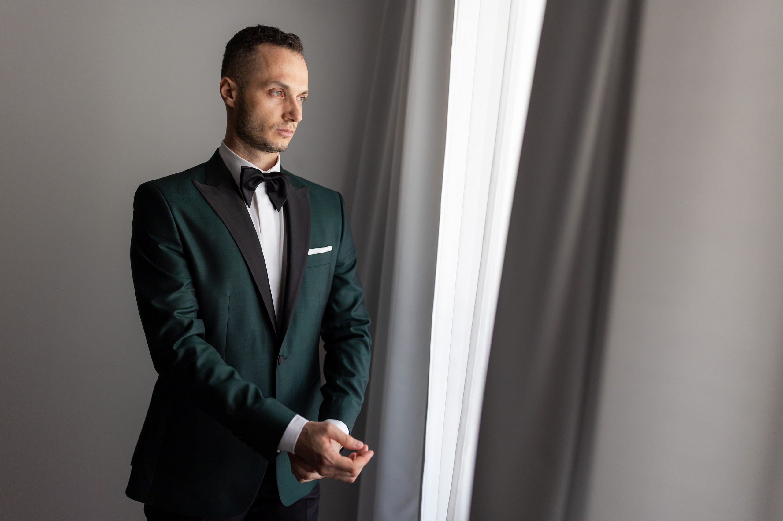 fotograf nunta Bucuresti surprinzand moment emotional al mirilor