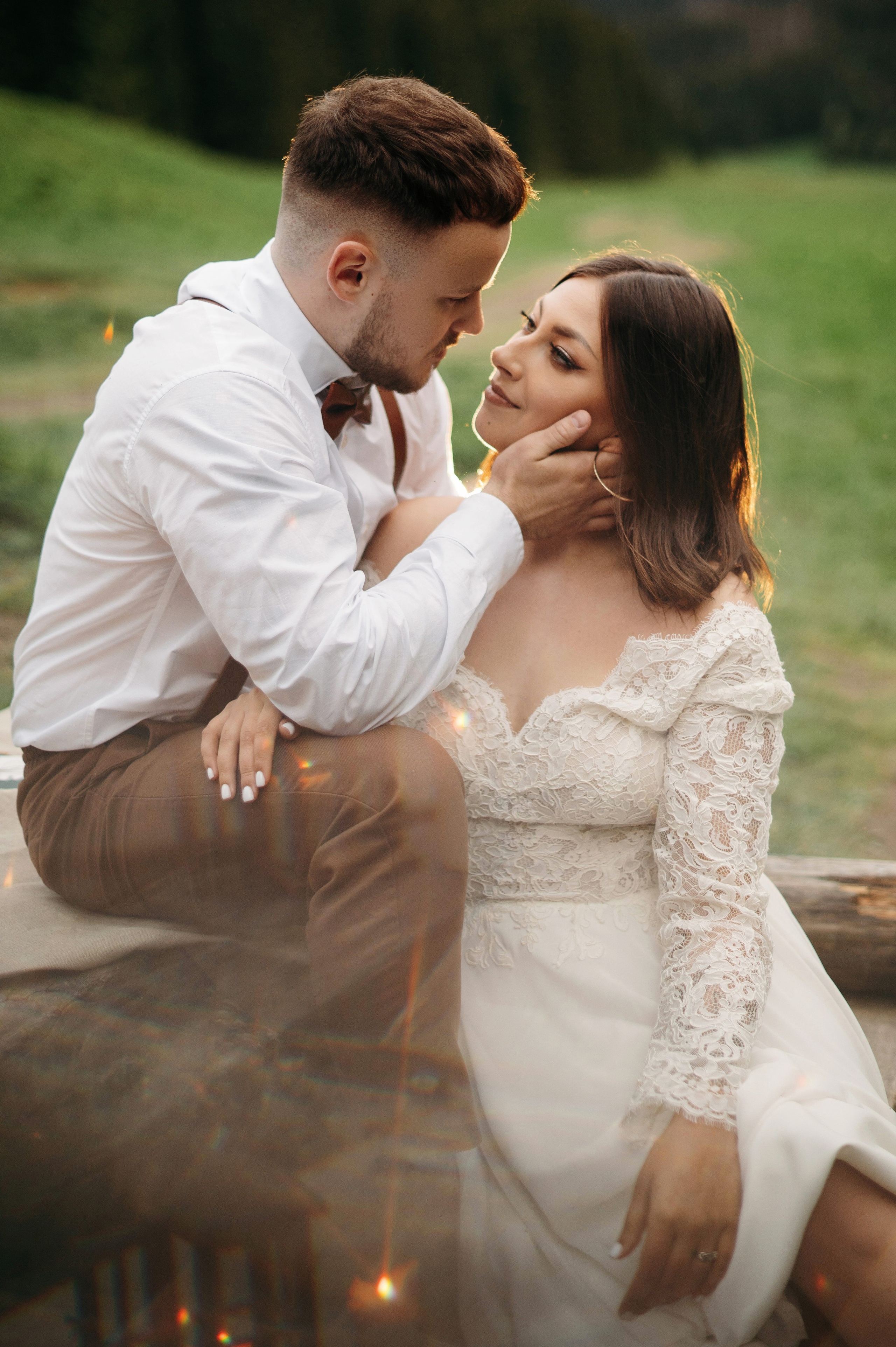 Hochzeitsfotoshooting in den Bergen | Natürliche & Romantische Hochzeitsbilder