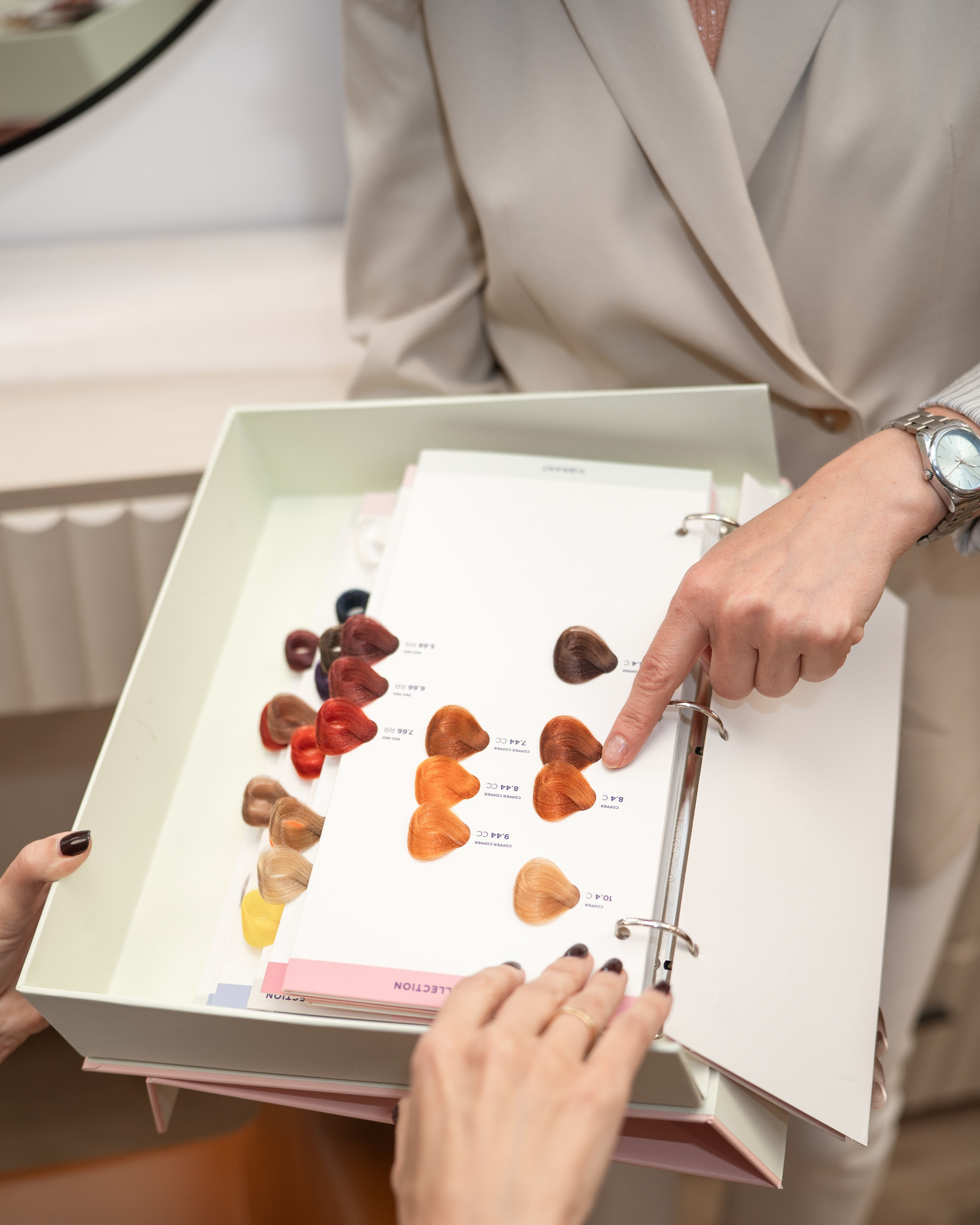 Content shooting for Salon BLOU. Photographer in Madrid, Spain. Alyona Belyaninova