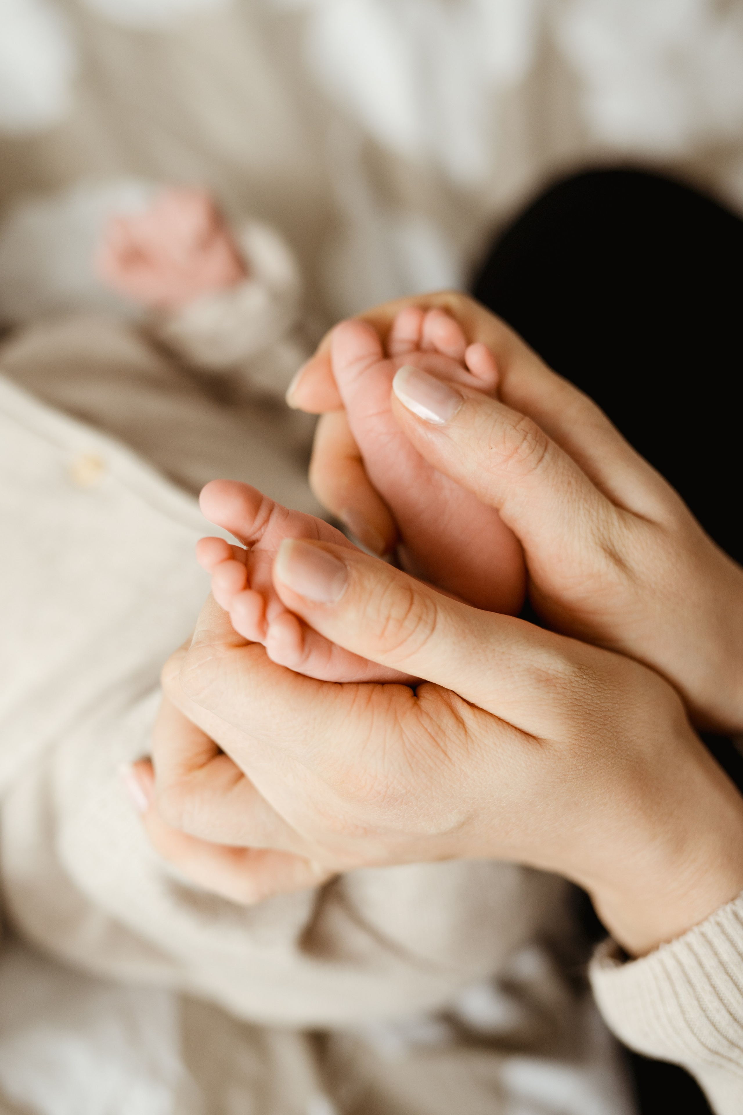 Sesja noworodkowa w domu. Fotograf Łódź - sesja ciążowa, noworodkowa, dziecięca. Studio w Łodzi