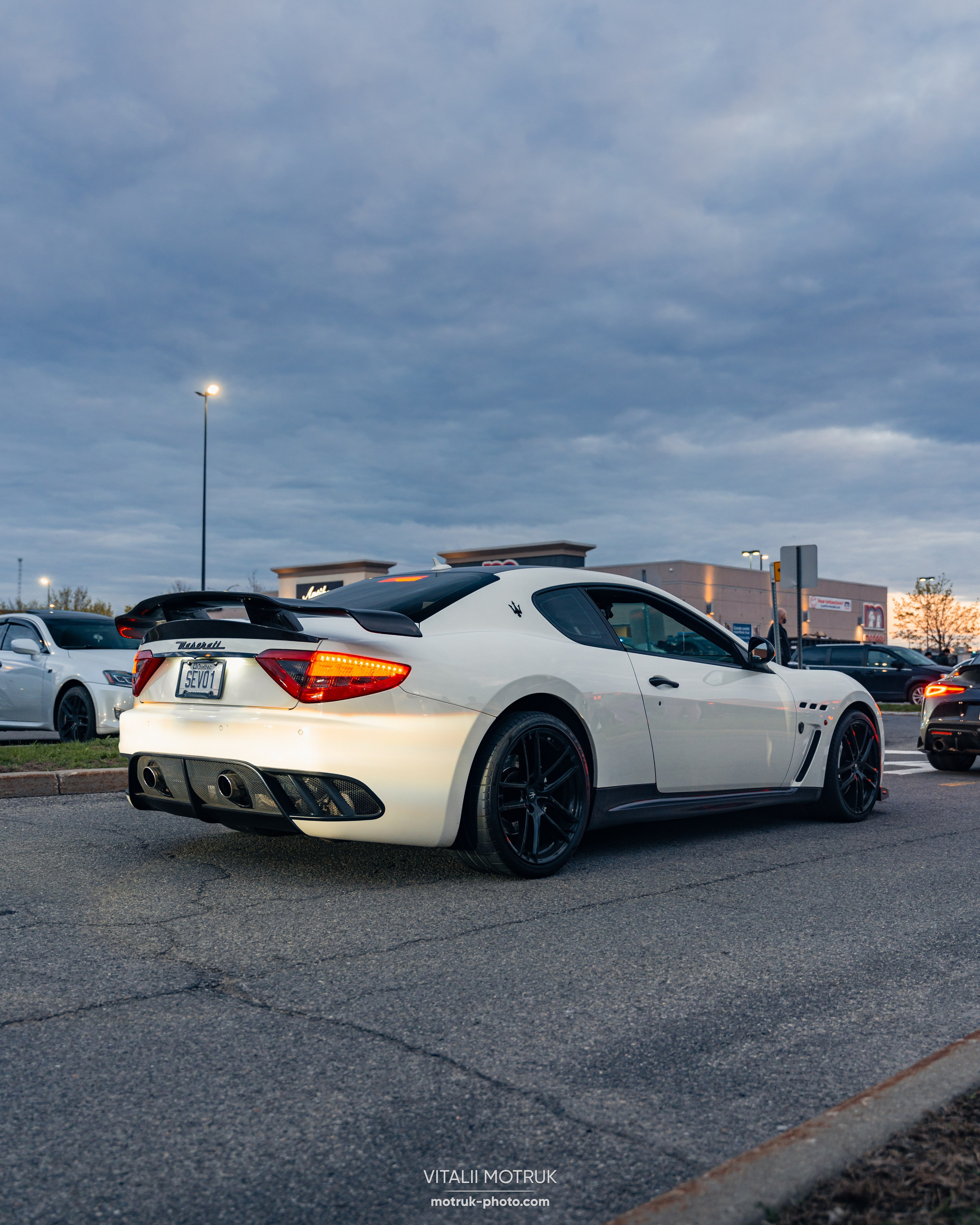 Car meet: 514 bimmers. Photographe de voitures à Paris — Vitalii Motruk