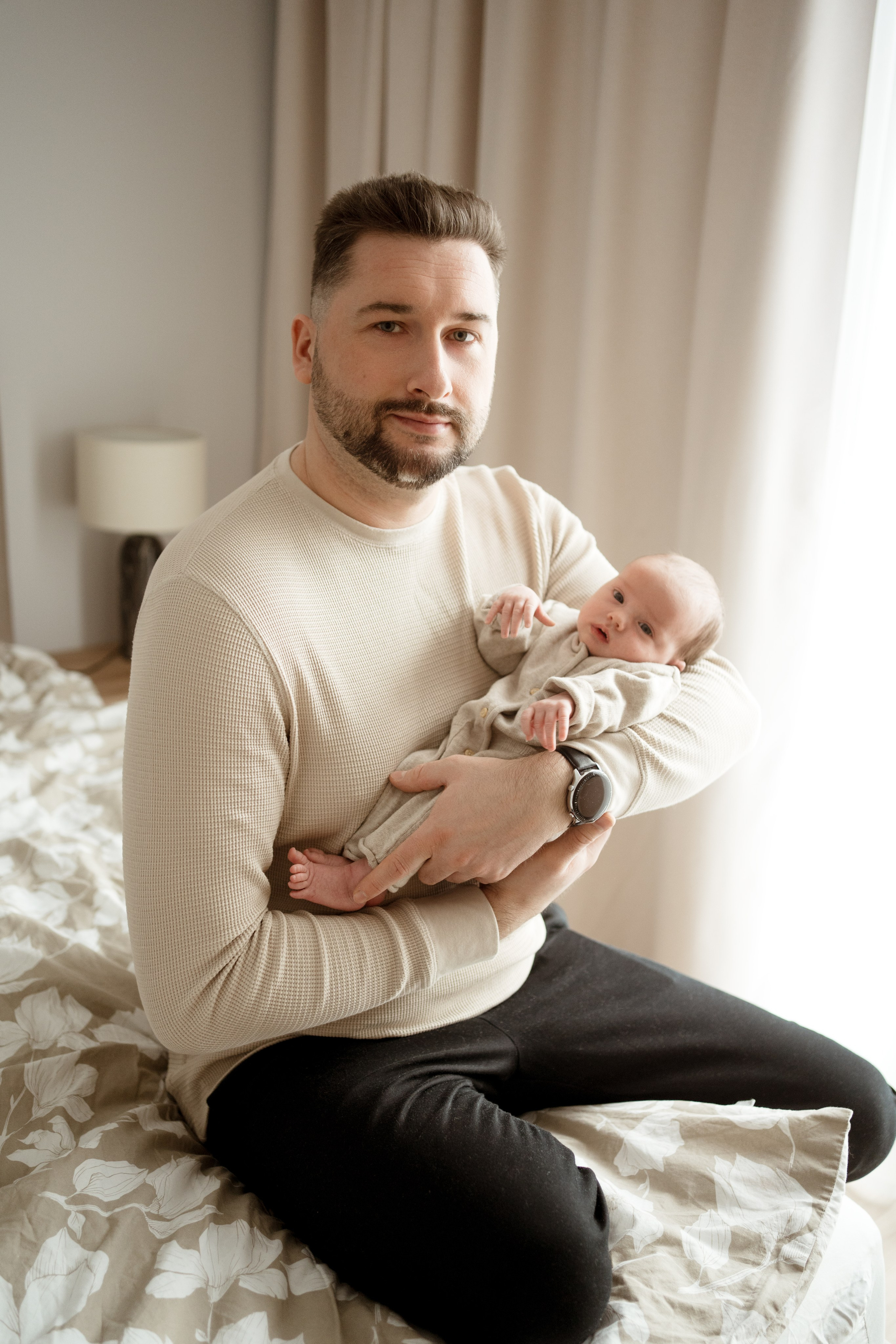 Sesja noworodkowa w domu. Fotograf Łódź - sesja ciążowa, noworodkowa, dziecięca. Studio w Łodzi