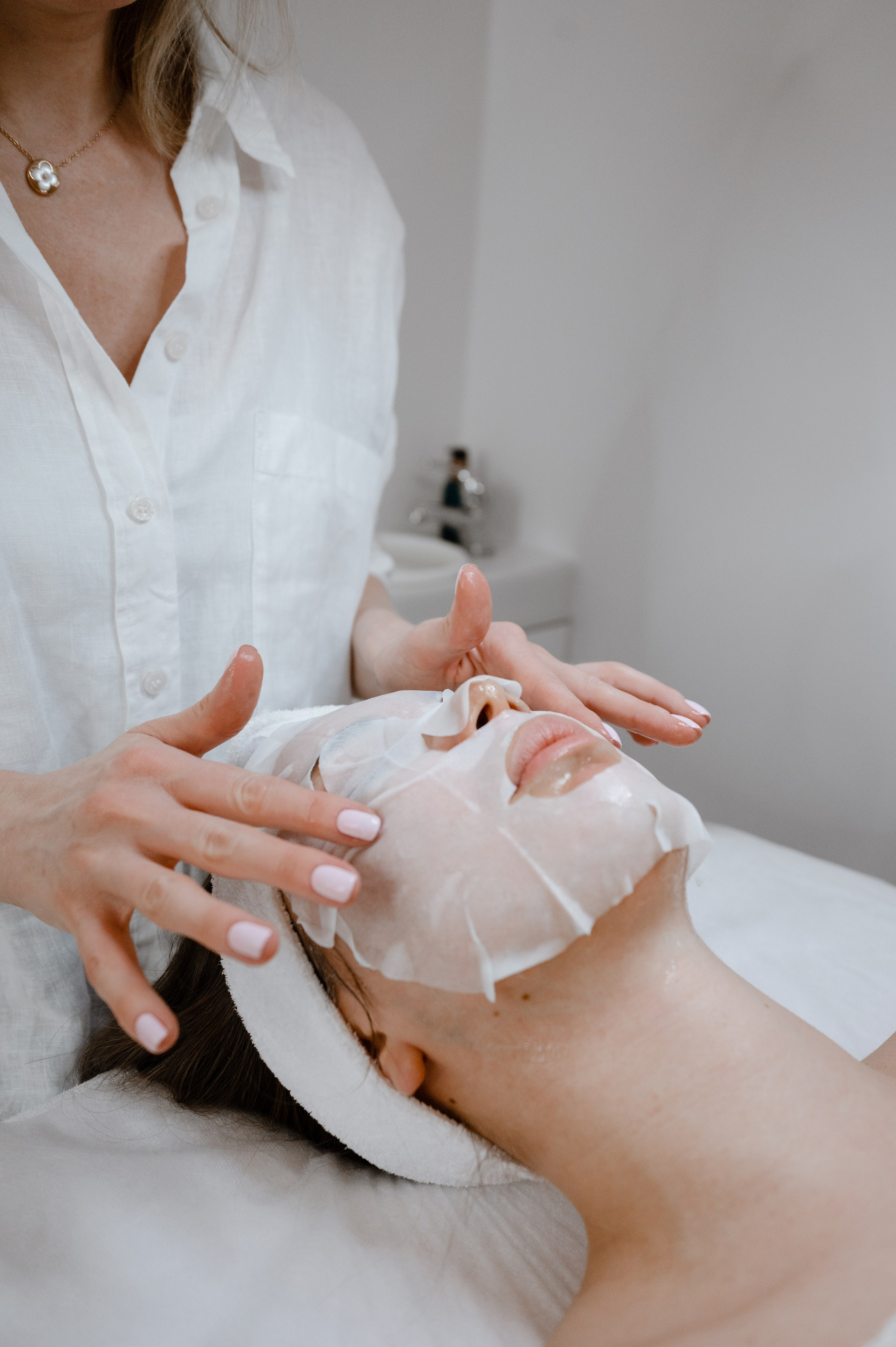 Astudio beauty studio in Prague. ANNA-MARIA PHOTO CONTENT CREATOR — photographer, aesthete, artist, and visual expert for Instagram in Prague