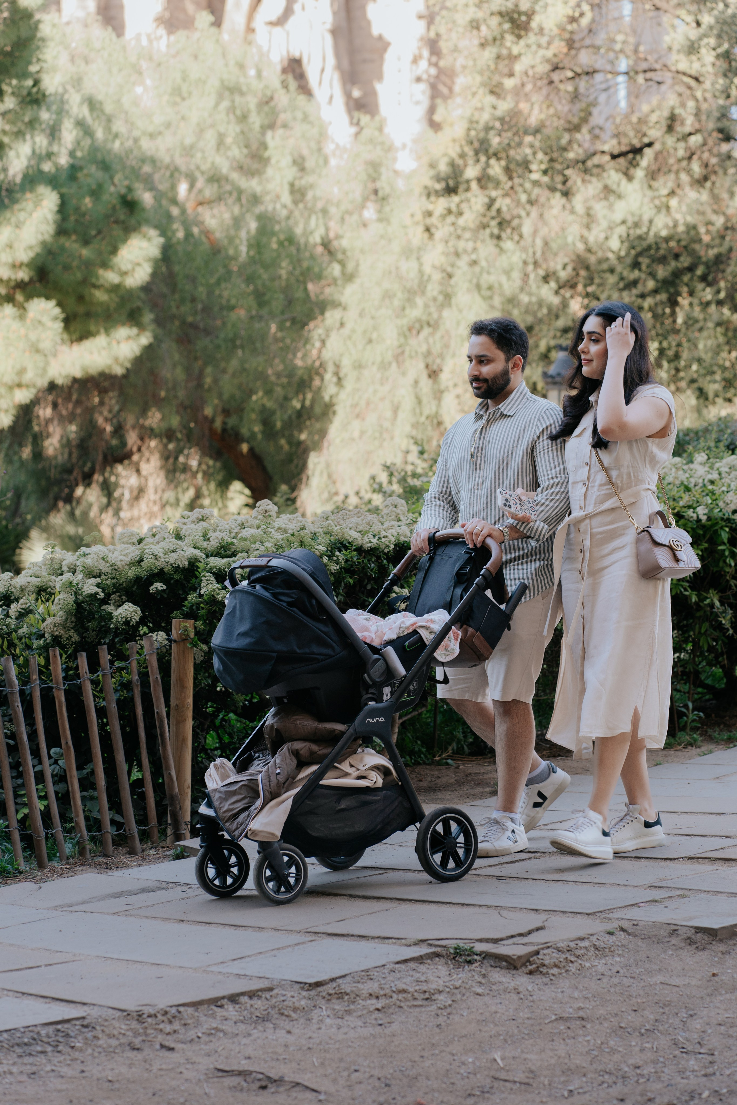 What to Wear for a Summer Family Photoshoot in Barcelona. DiaFoto — Wow Photographer in Barcelona | Premium Barcelona Photoshoot Experience
