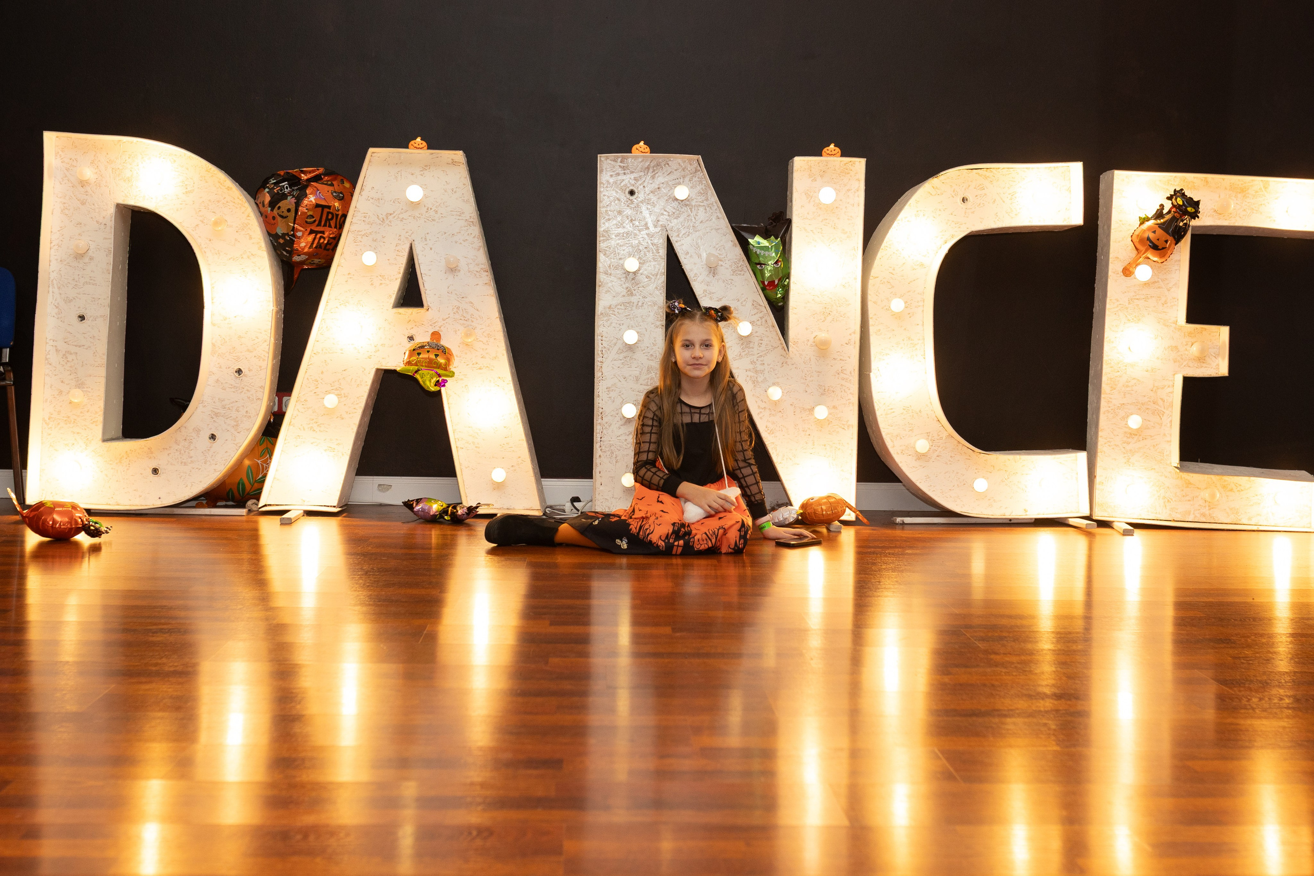 Leo dance studio Helloween 2025. Семейный и детский фотограф в Варшаве Мила Бобровская