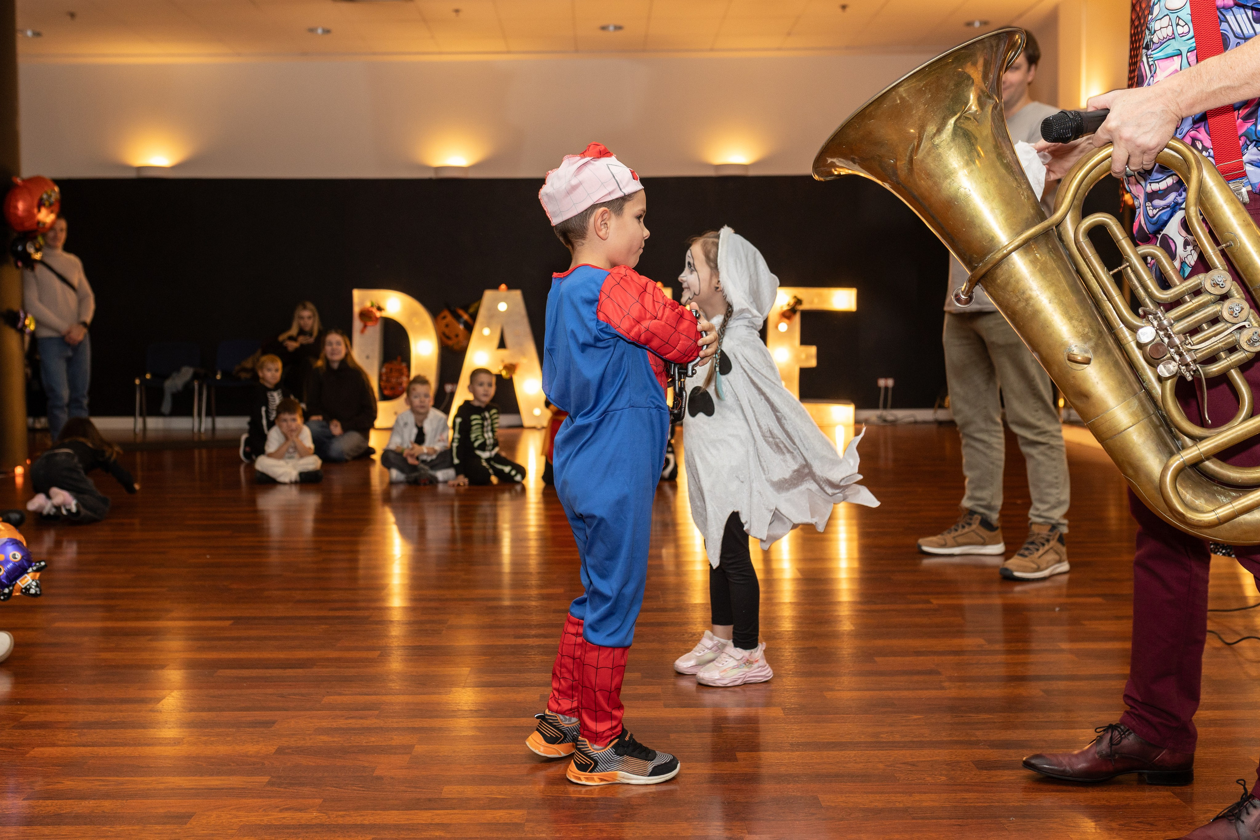 Leo dance studio Helloween 2025. Семейный и детский фотограф в Варшаве Мила Бобровская