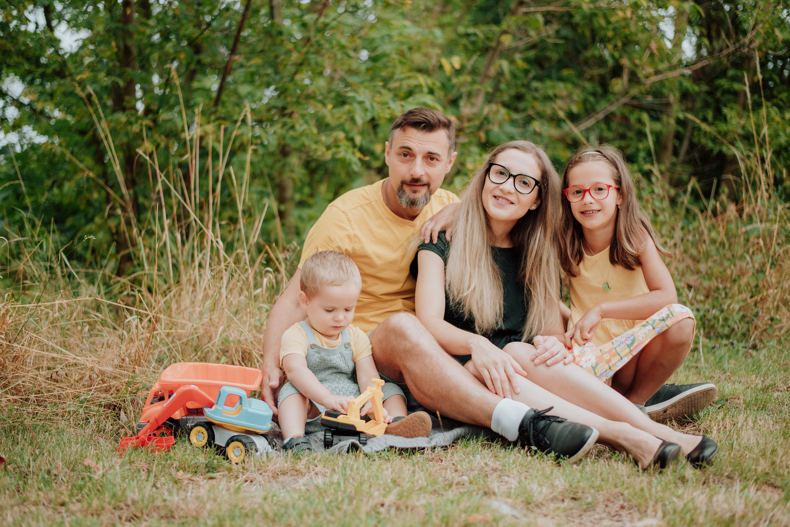 Hanka and family. Lifestyle, wedding and family photographer