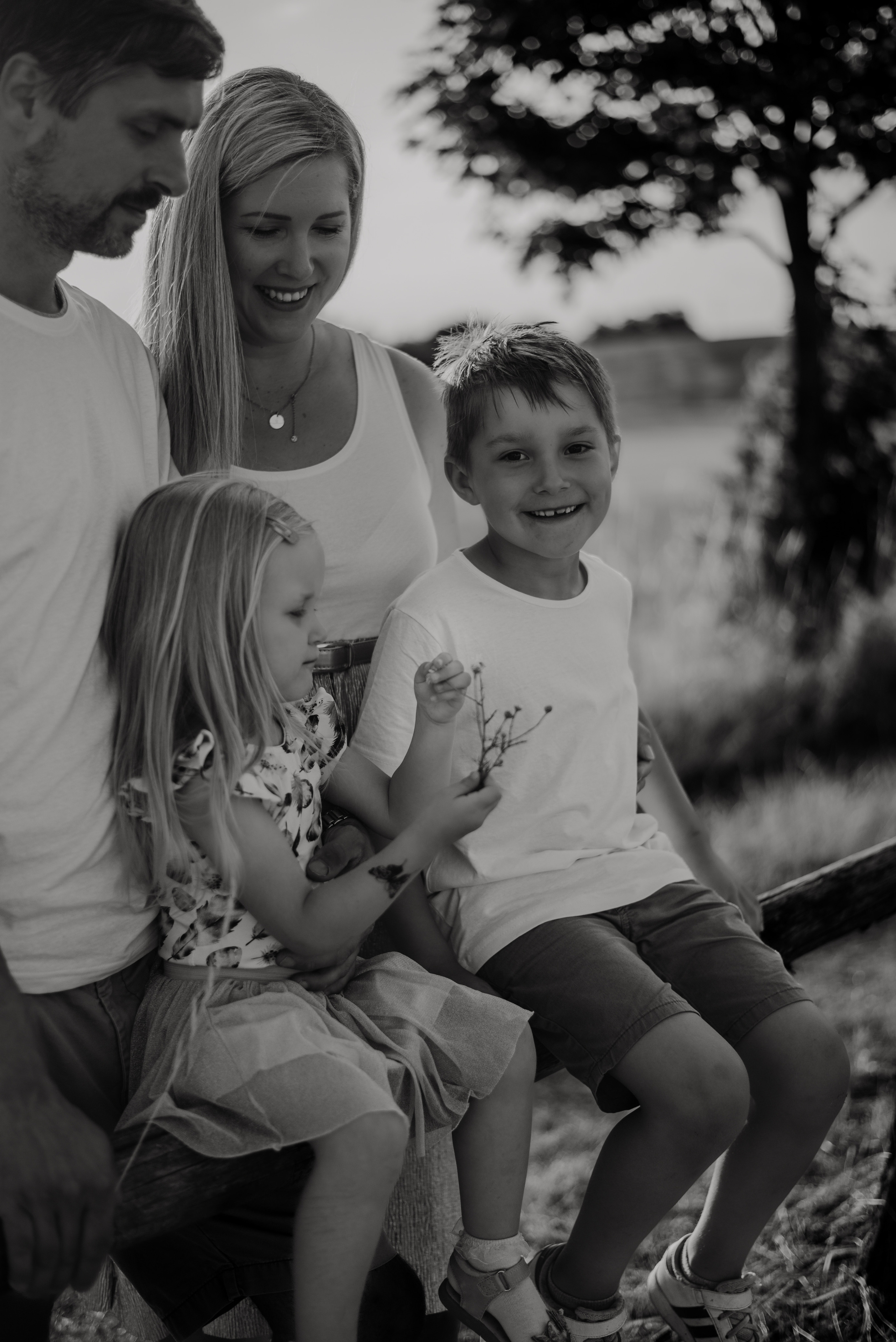 Lucka and family. Lifestyle, wedding and family photographer