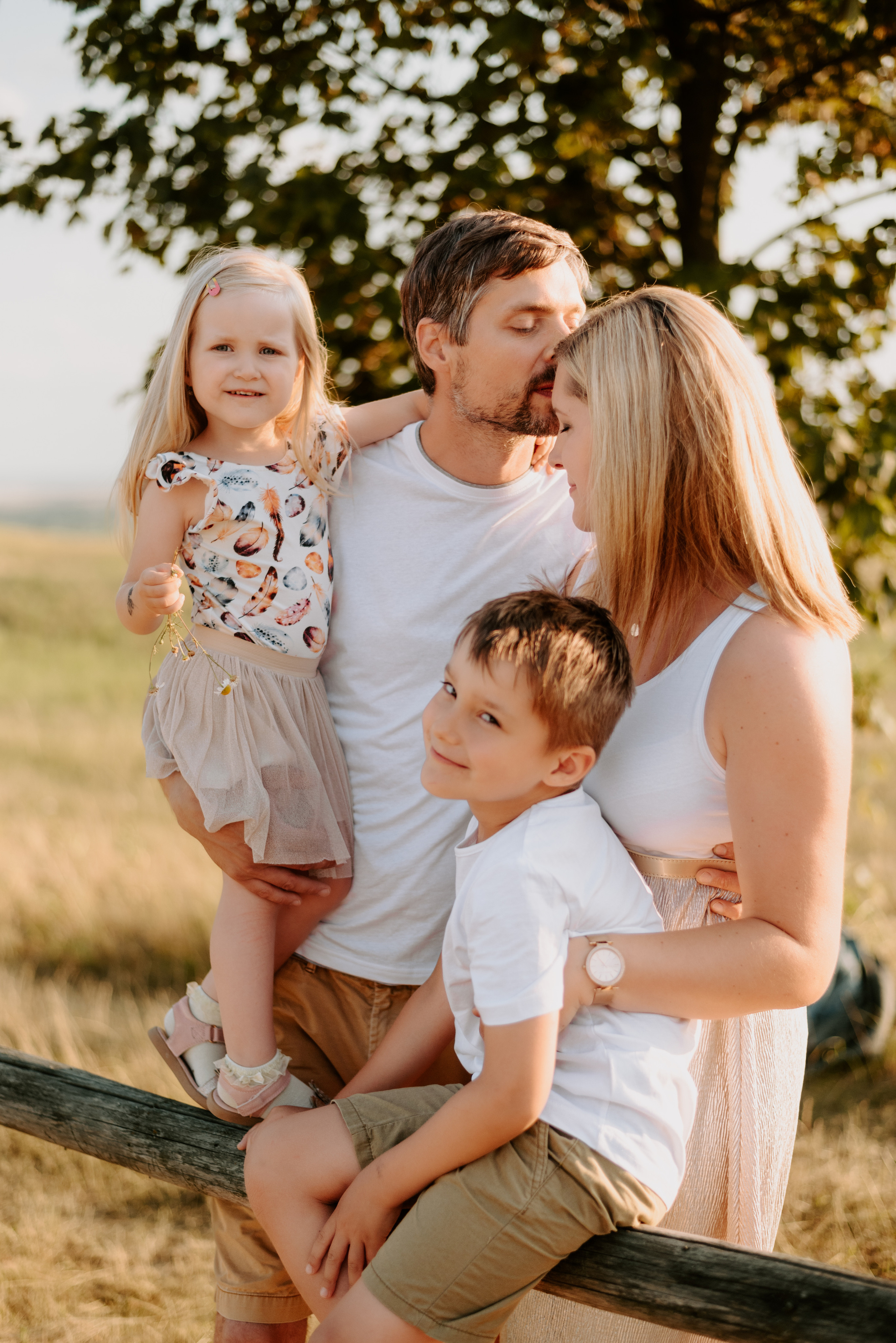 Lucka and family. Lifestyle, wedding and family photographer