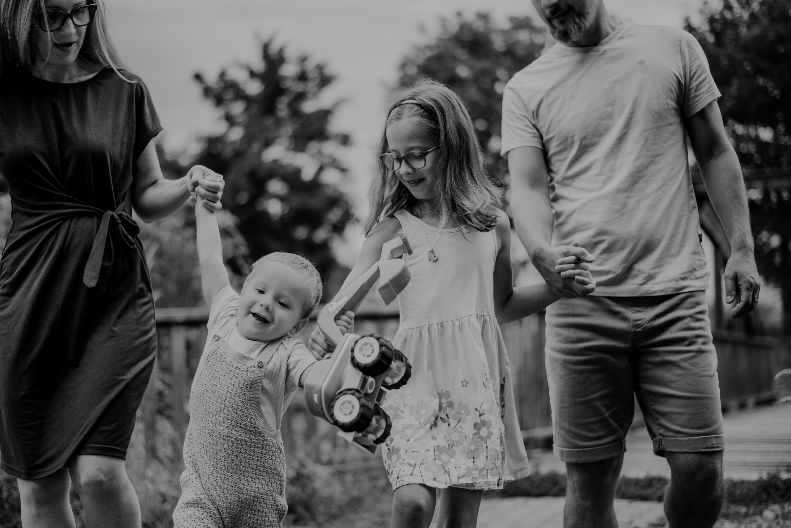 Hanka and family. Lifestyle, wedding and family photographer