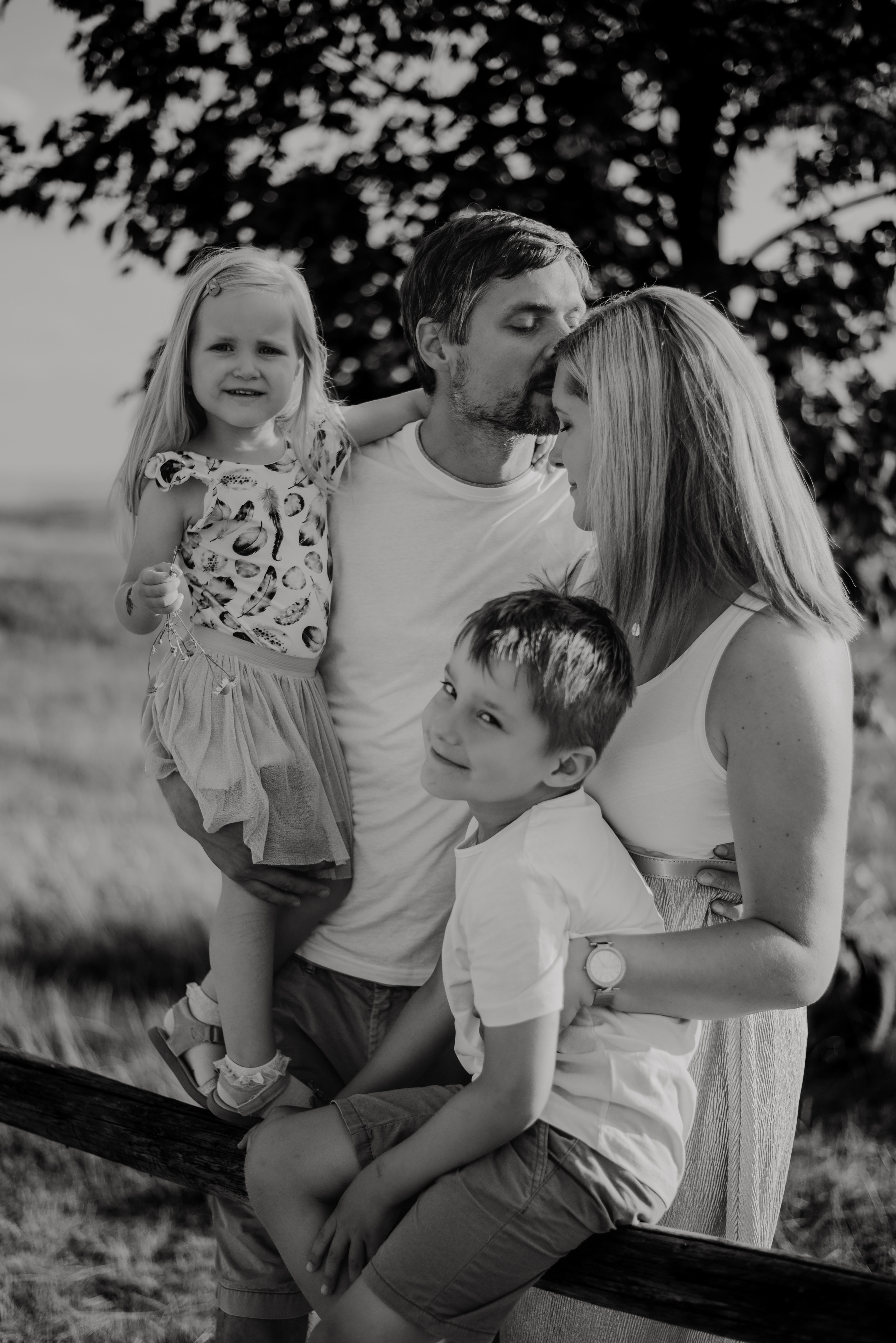 Lucka and family. Lifestyle, wedding and family photographer