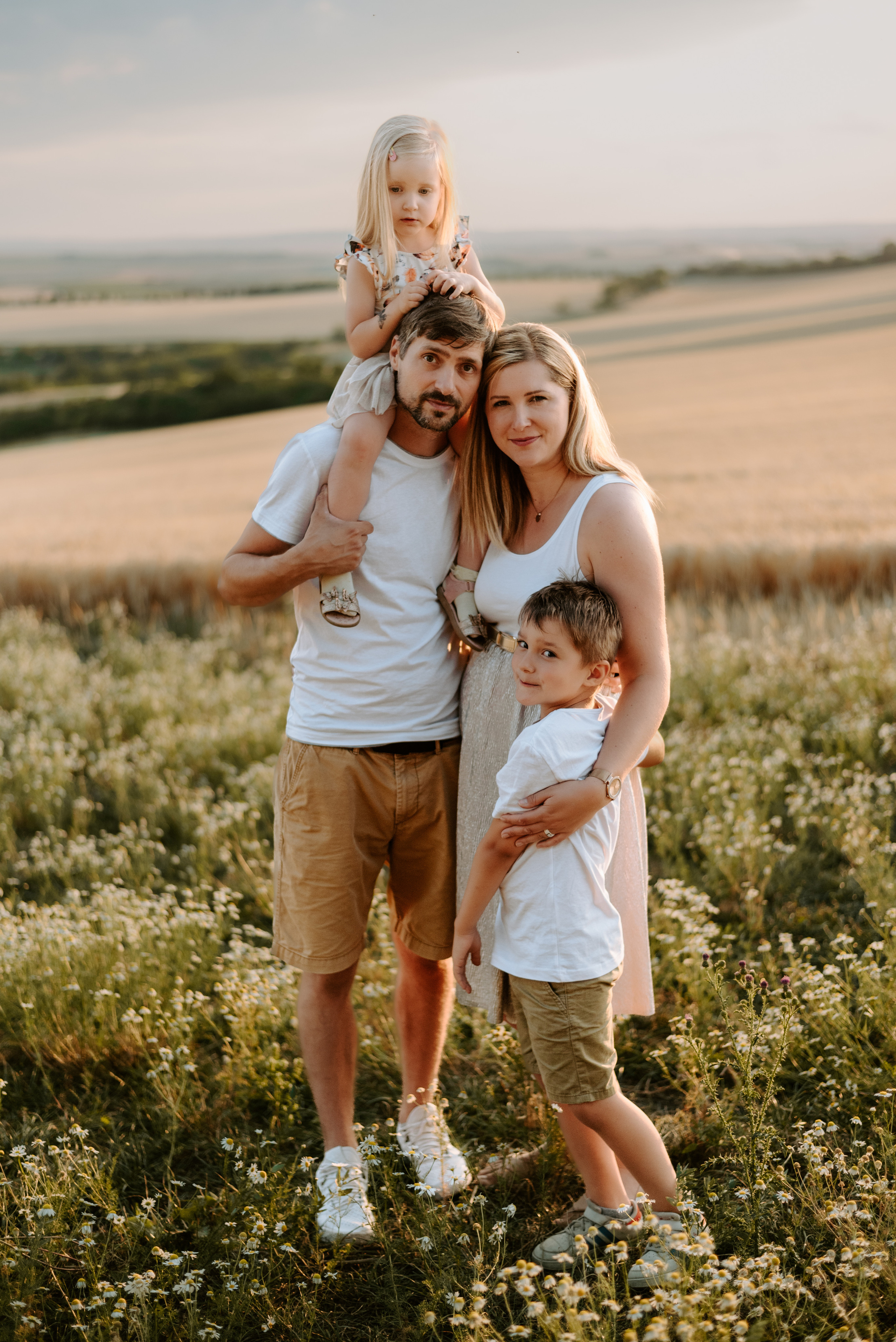 Lucka and family. Lifestyle, wedding and family photographer