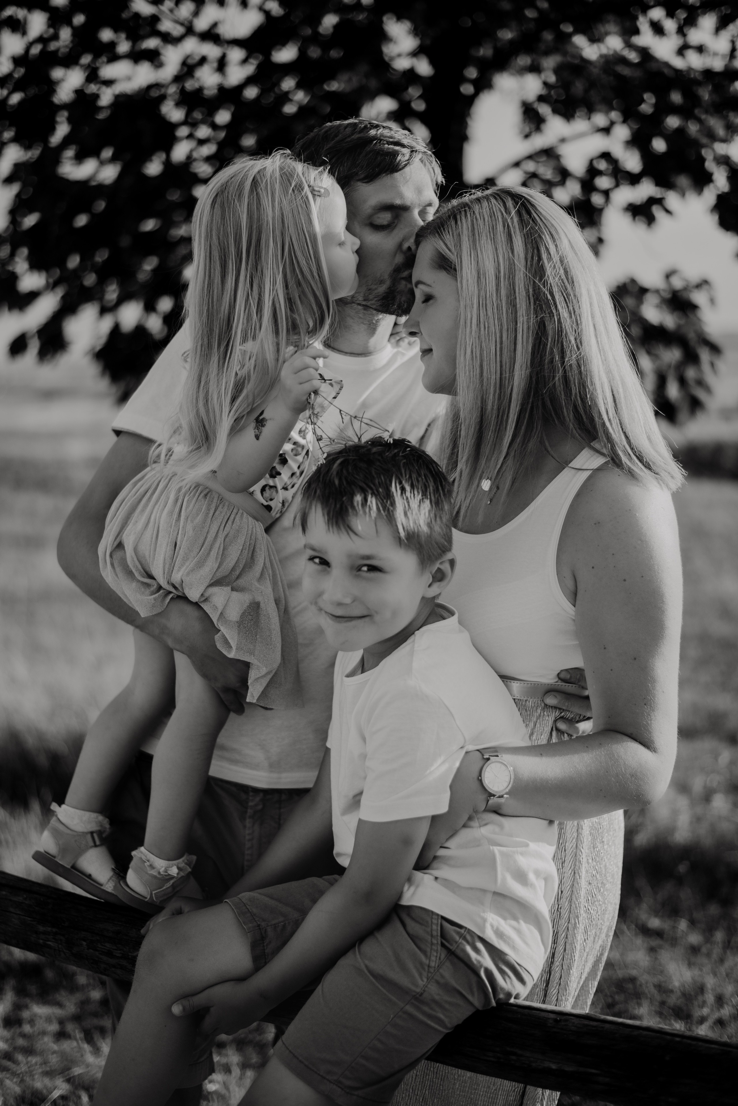 Lucka and family. Lifestyle, wedding and family photographer