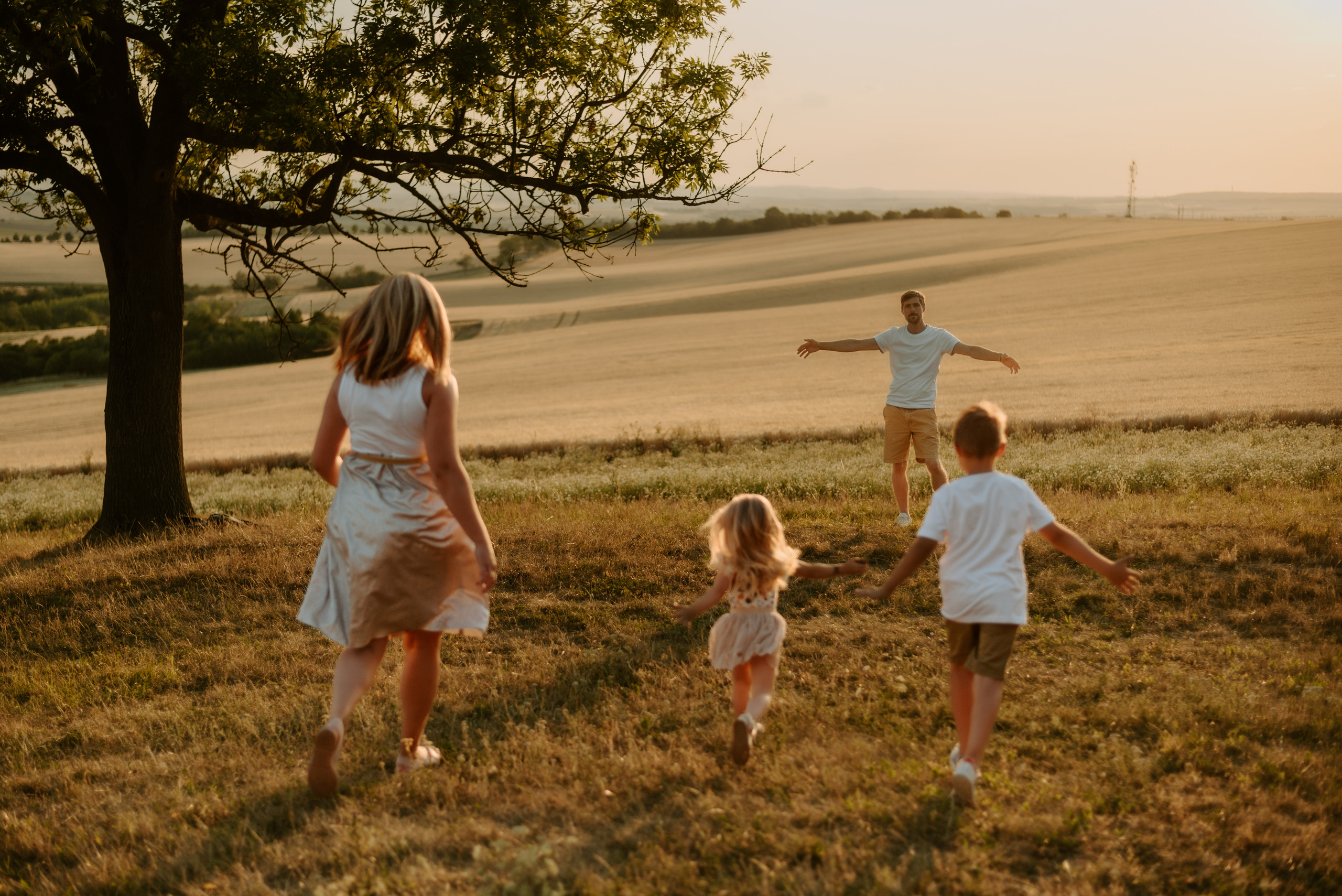 Lucka and family. Lifestyle, wedding and family photographer